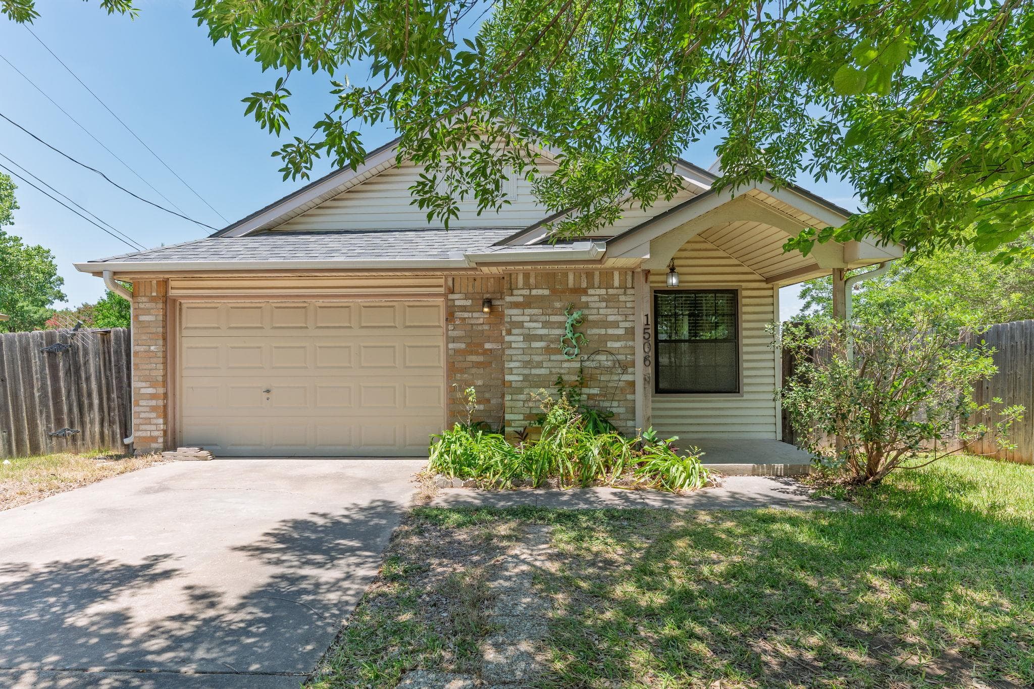 1506 Ashwood Ct