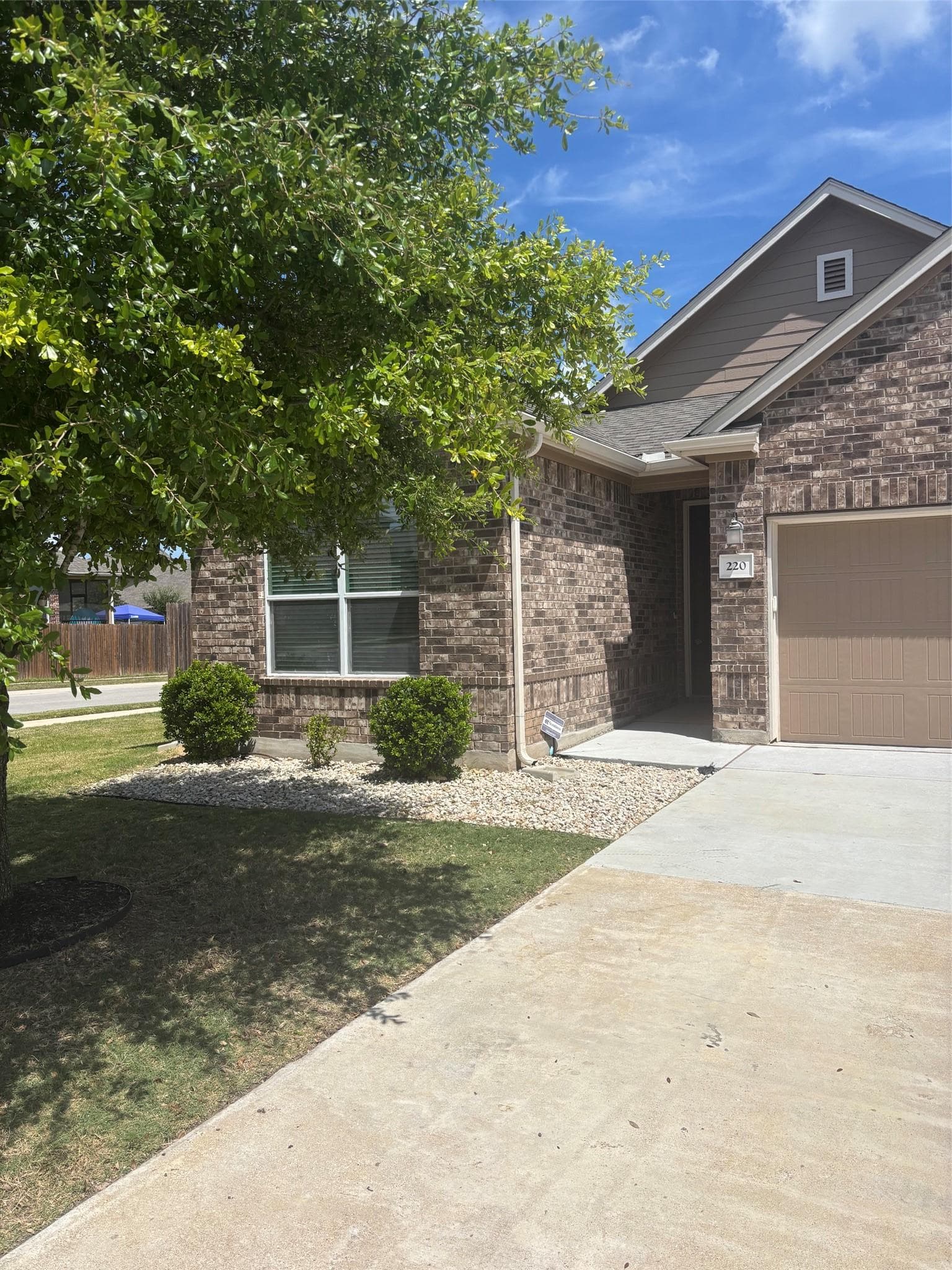 220 S Rocroi Dr