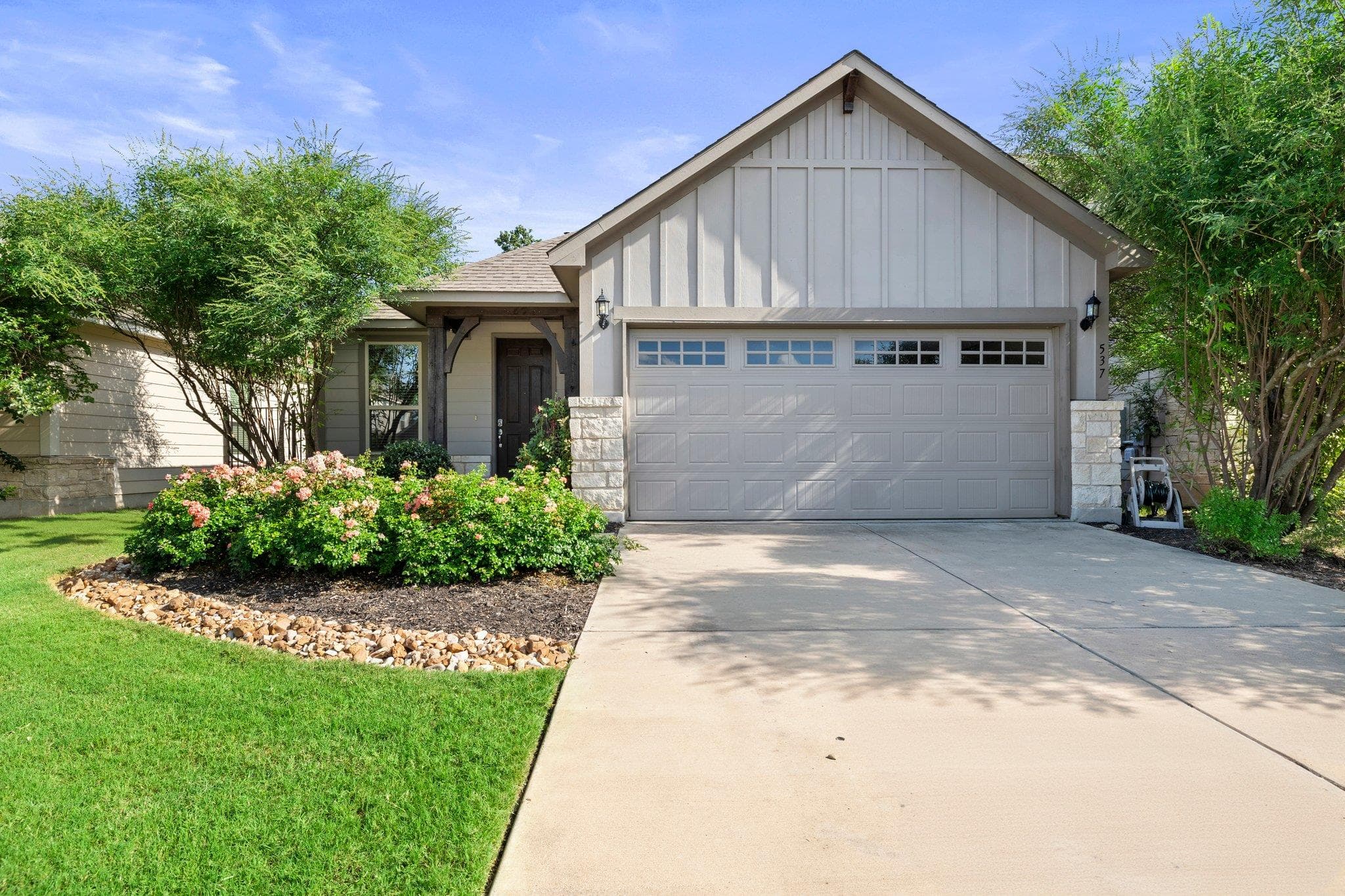 537  Bonnet Blvd