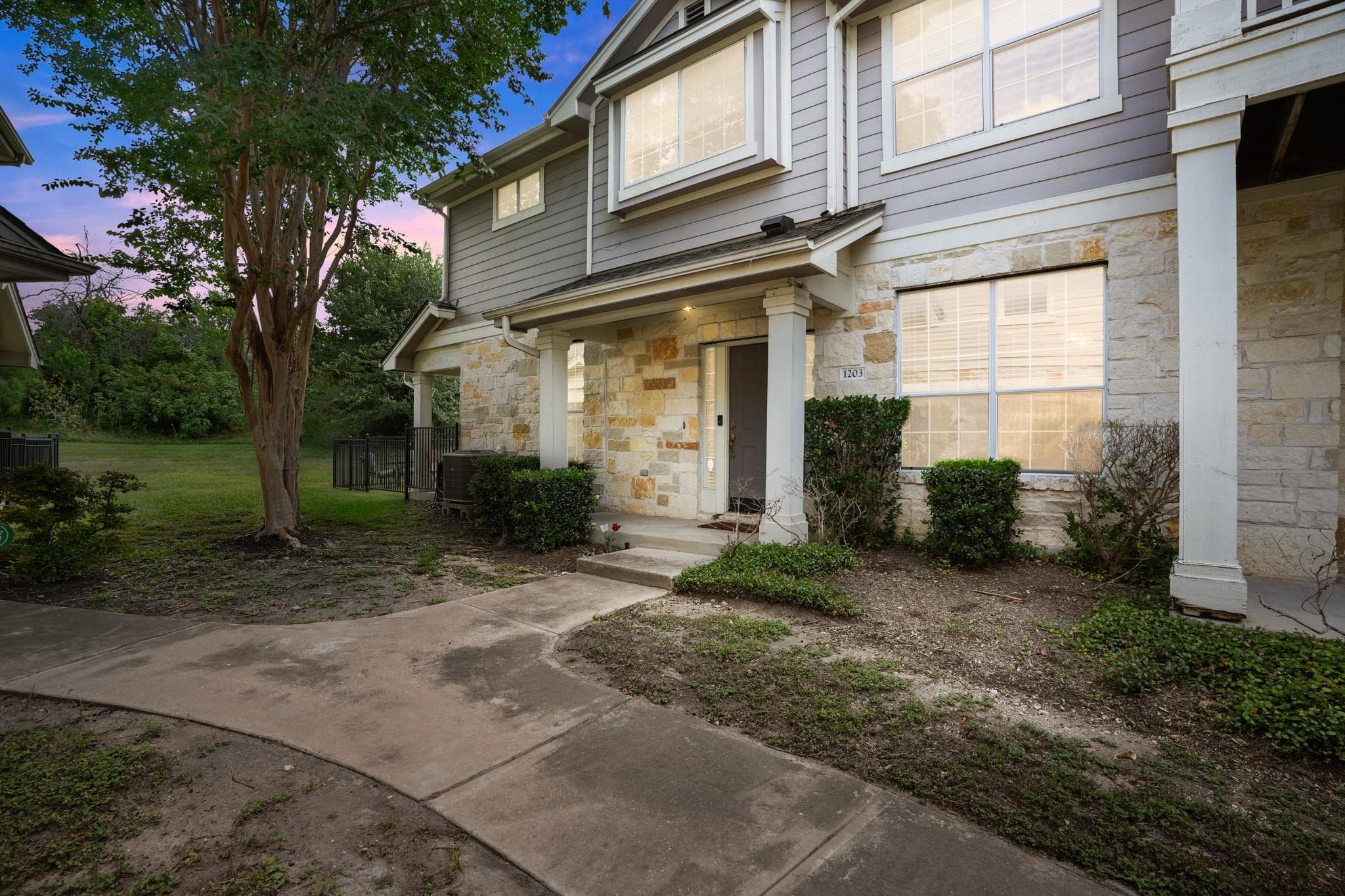1900 Scofield Ridge Pkwy #1203