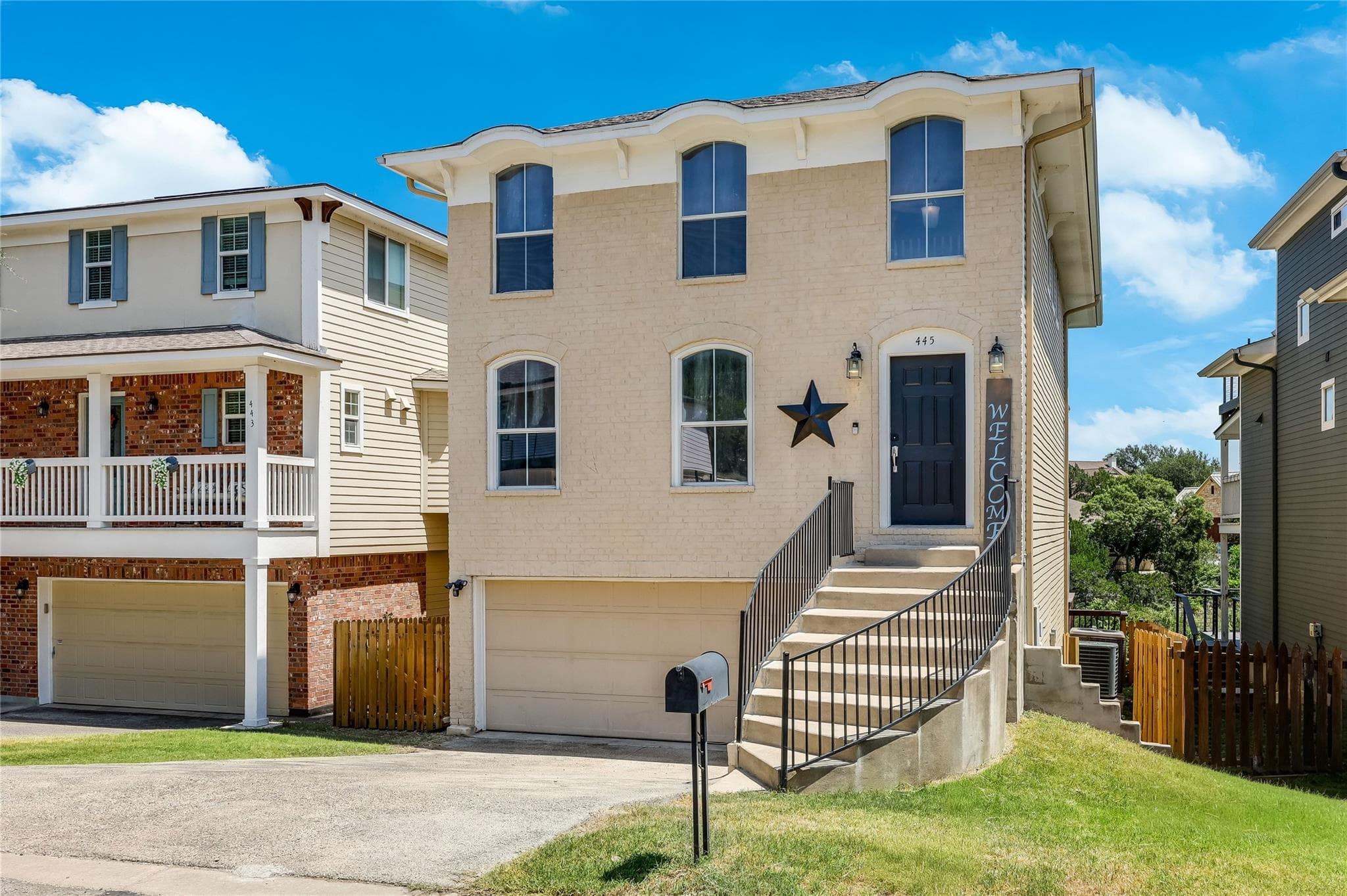 445 Venture Blvd S