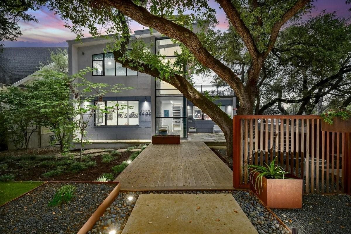 1402  Alta Vista Ave