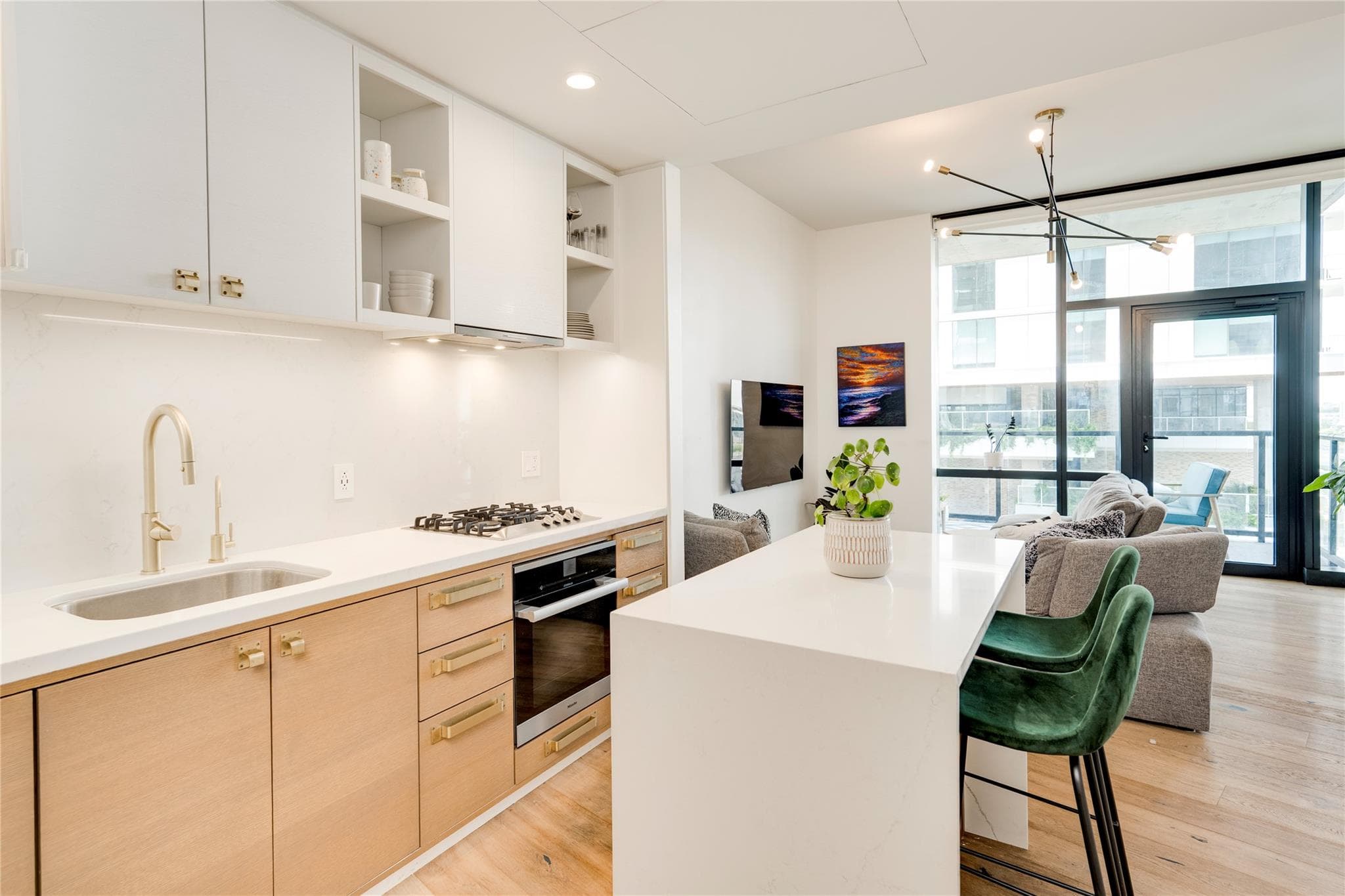 70 Rainey St #1310