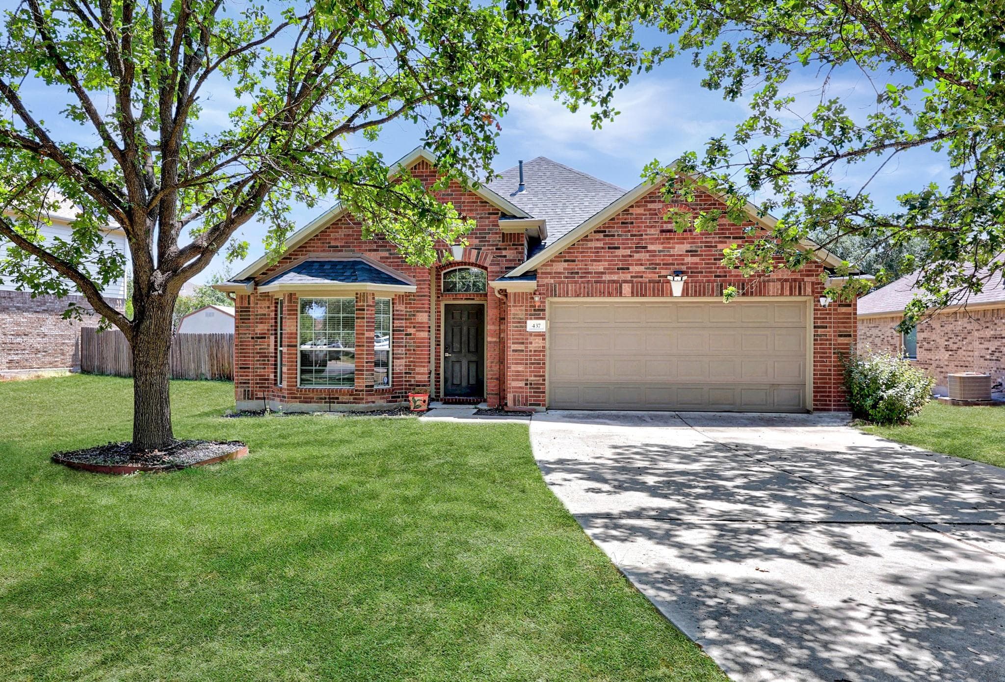437  Hometown Pkwy