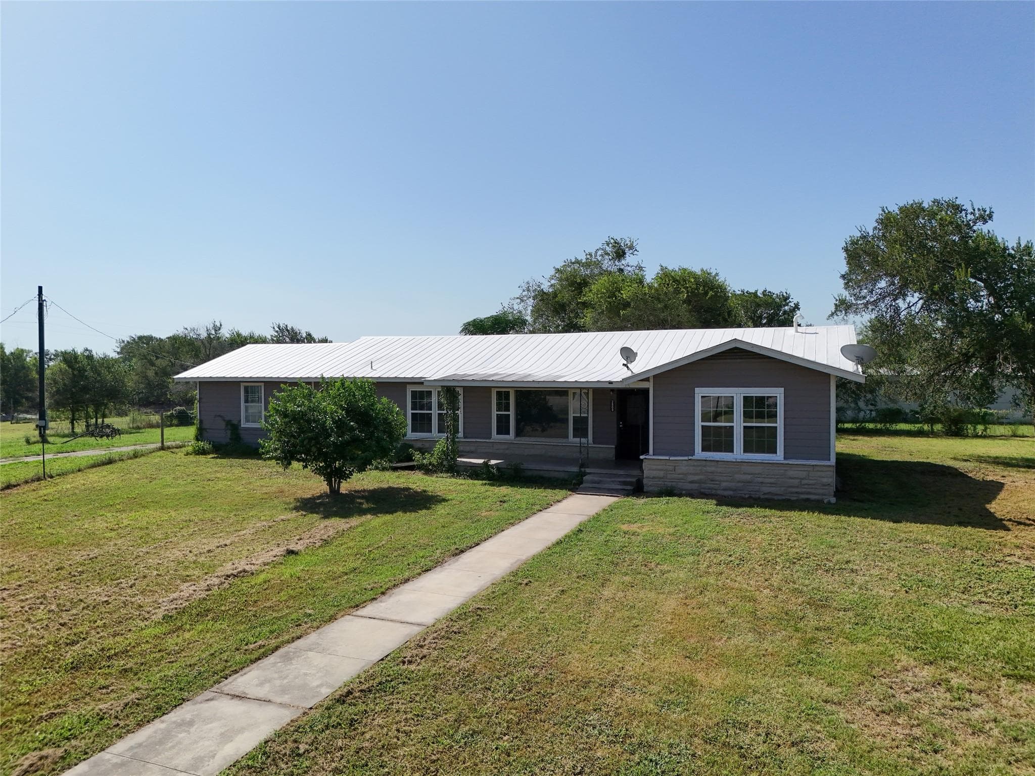 2813  Highway 21 None W