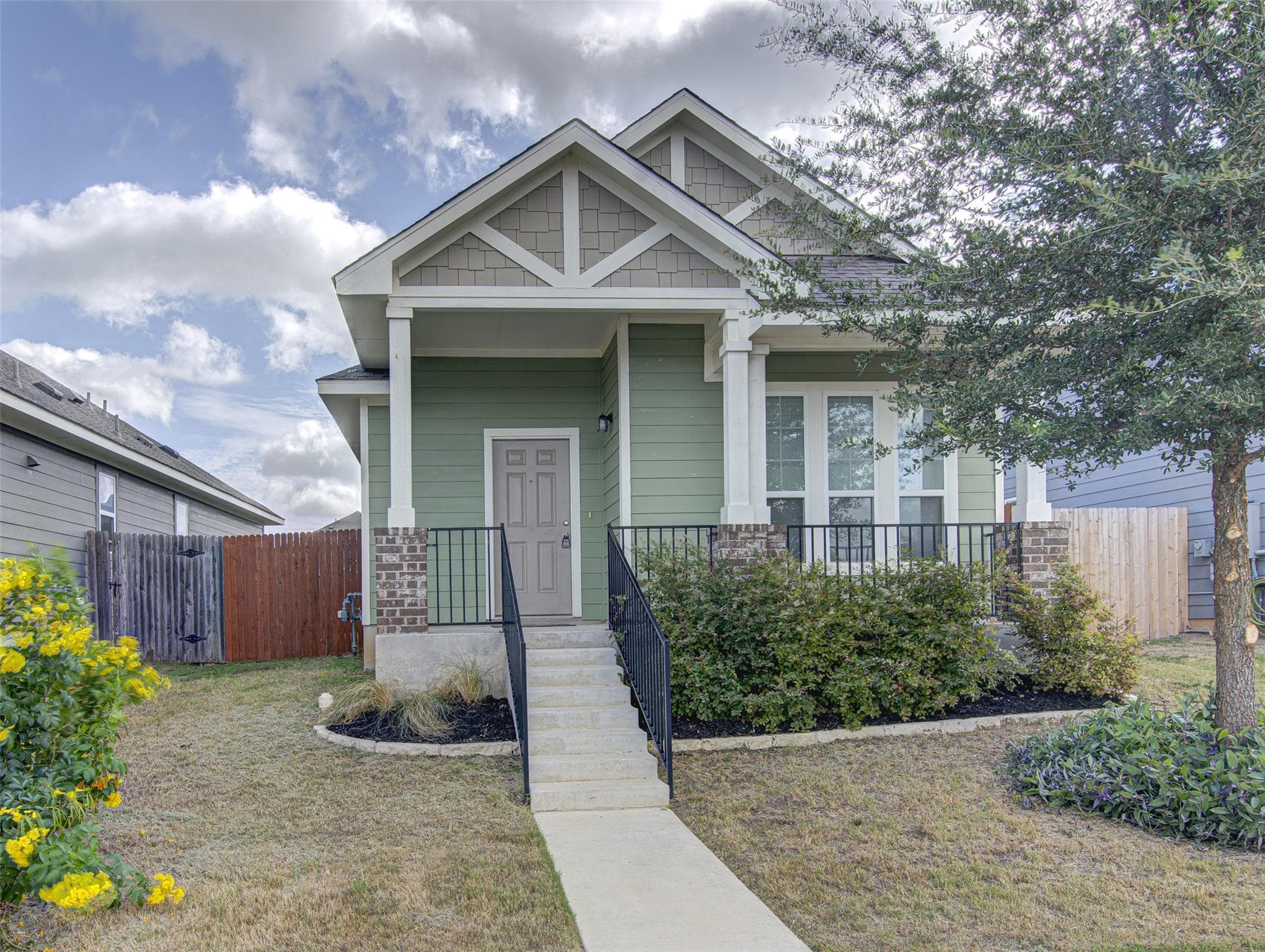 120  Witchhazel Way