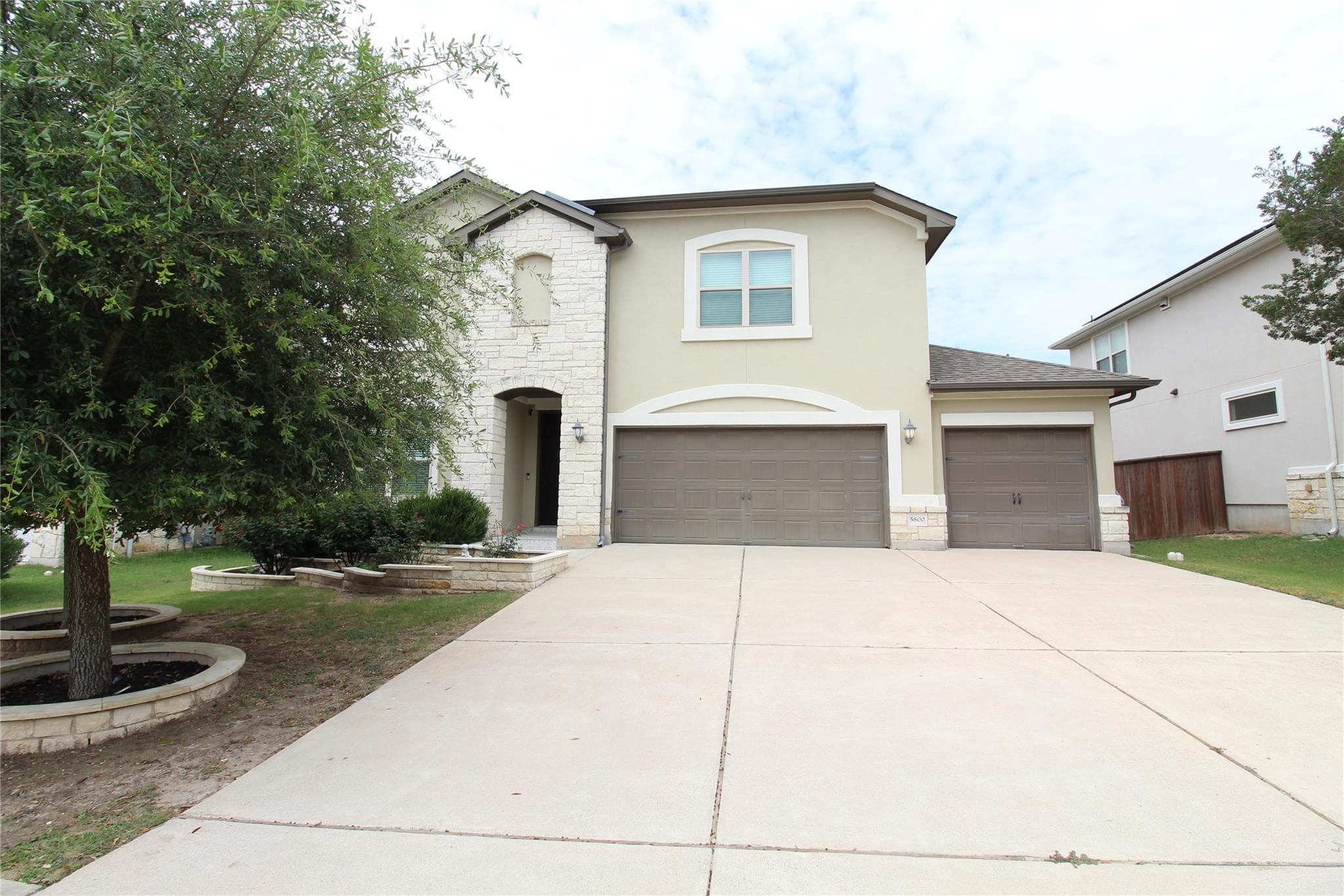 5800 Viejo Dr