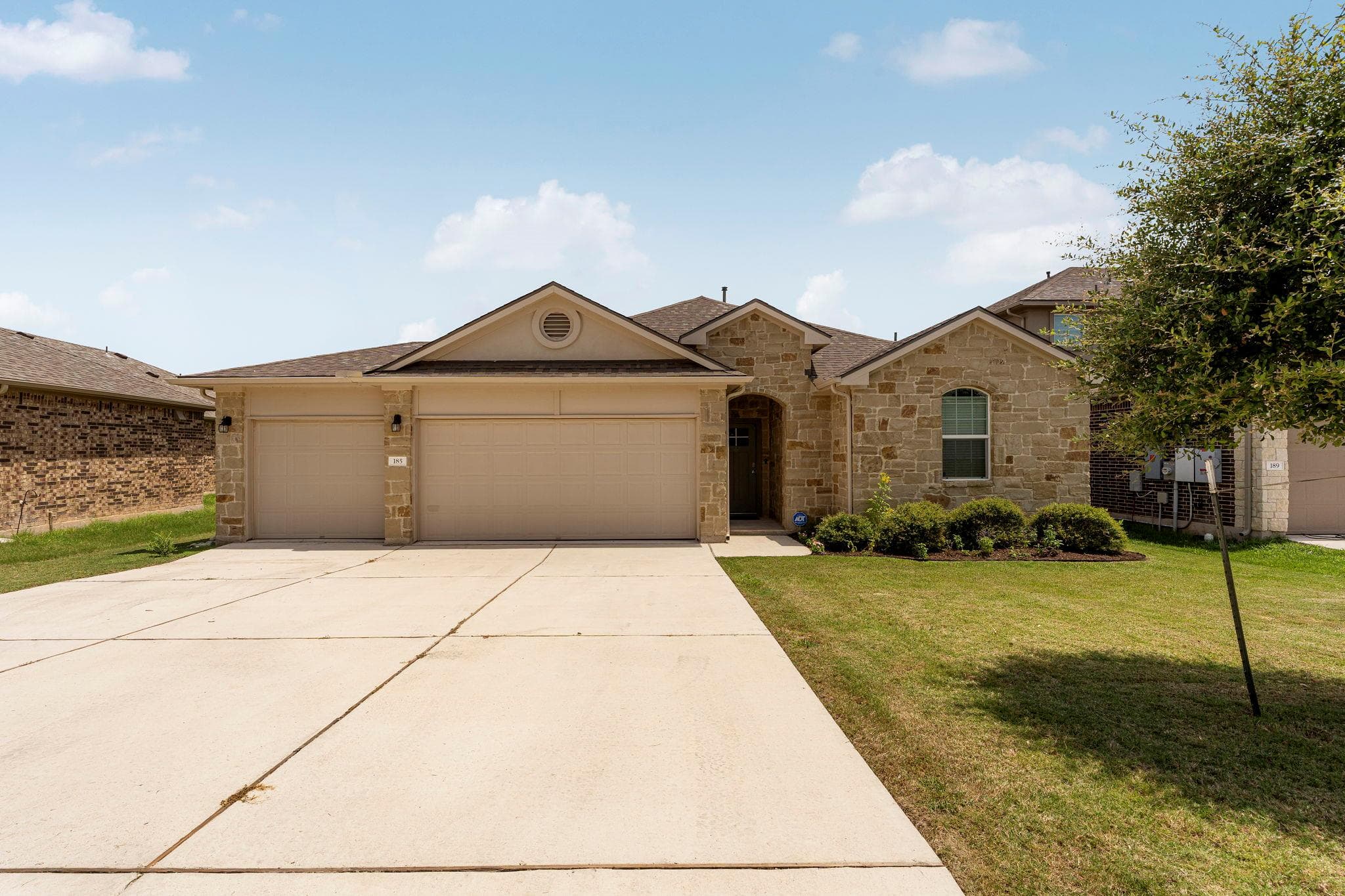 185  Struss Dr
