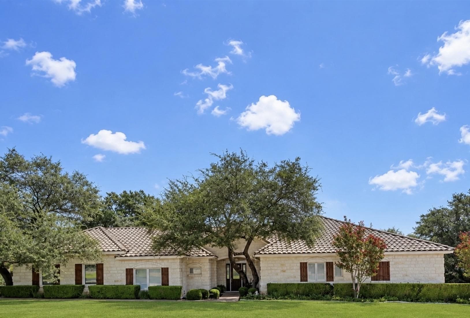 2  Jasperwood Ct