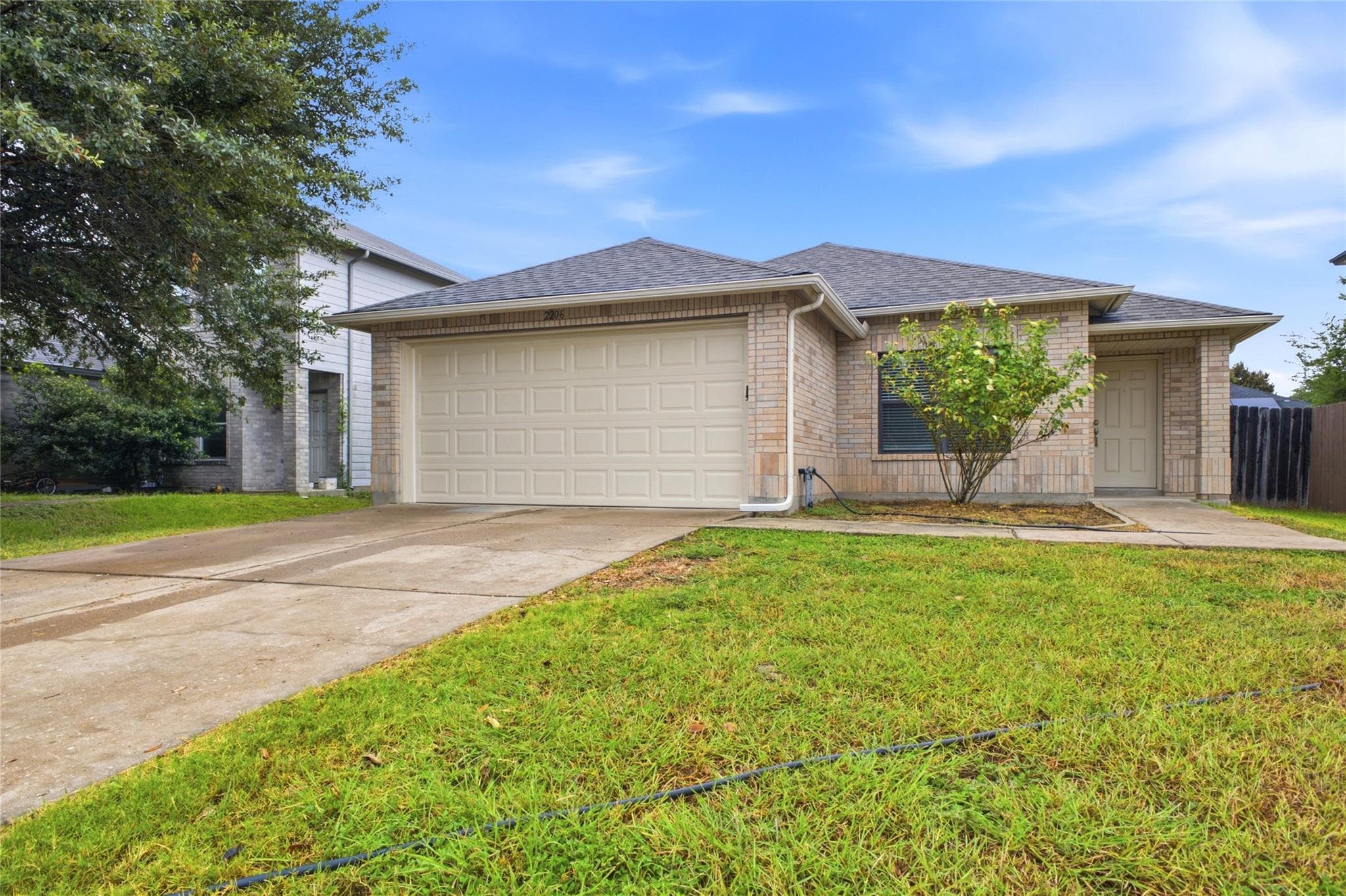 2206  Bluebonnet Dr