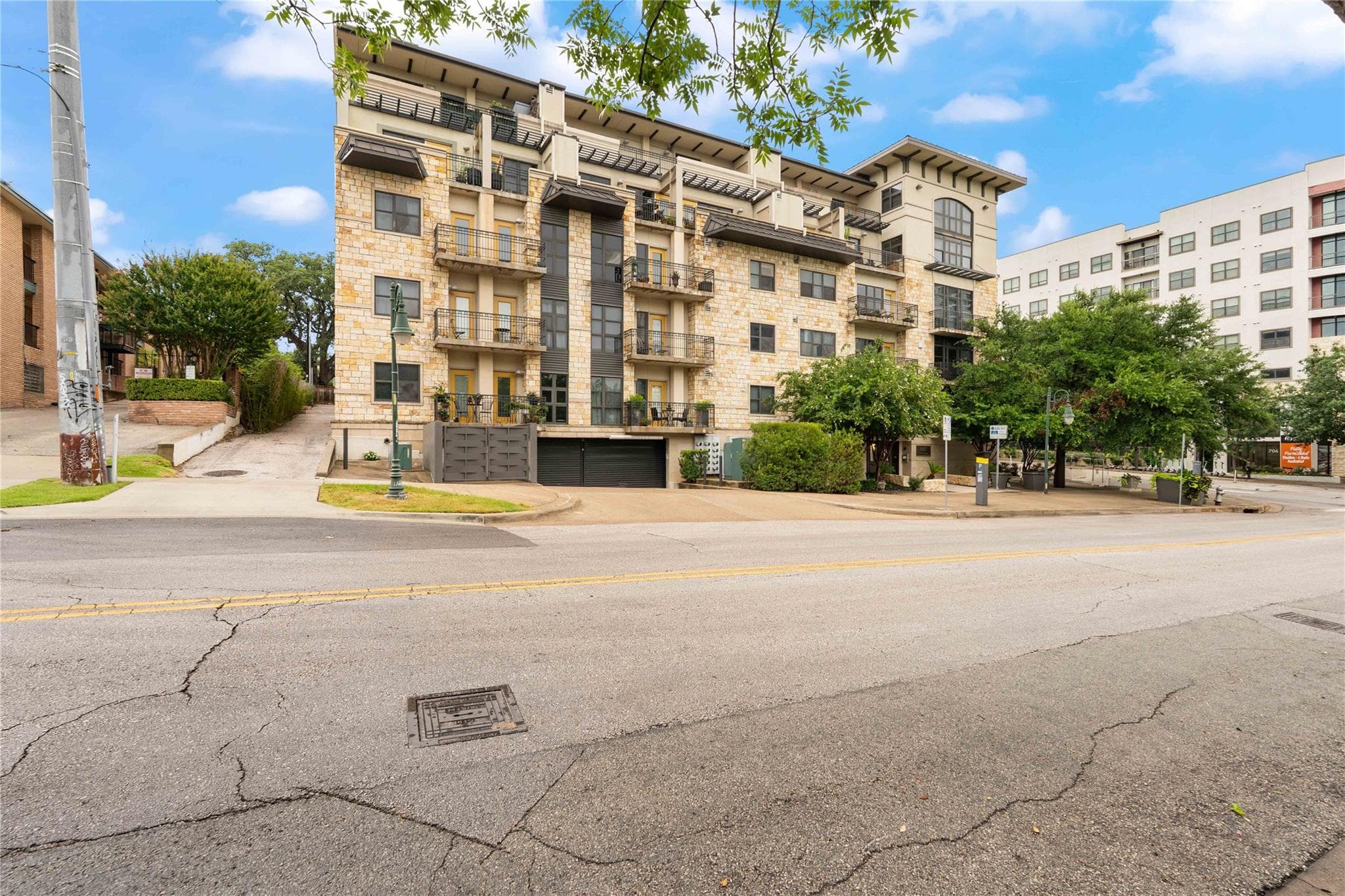 1812 West Ave #408