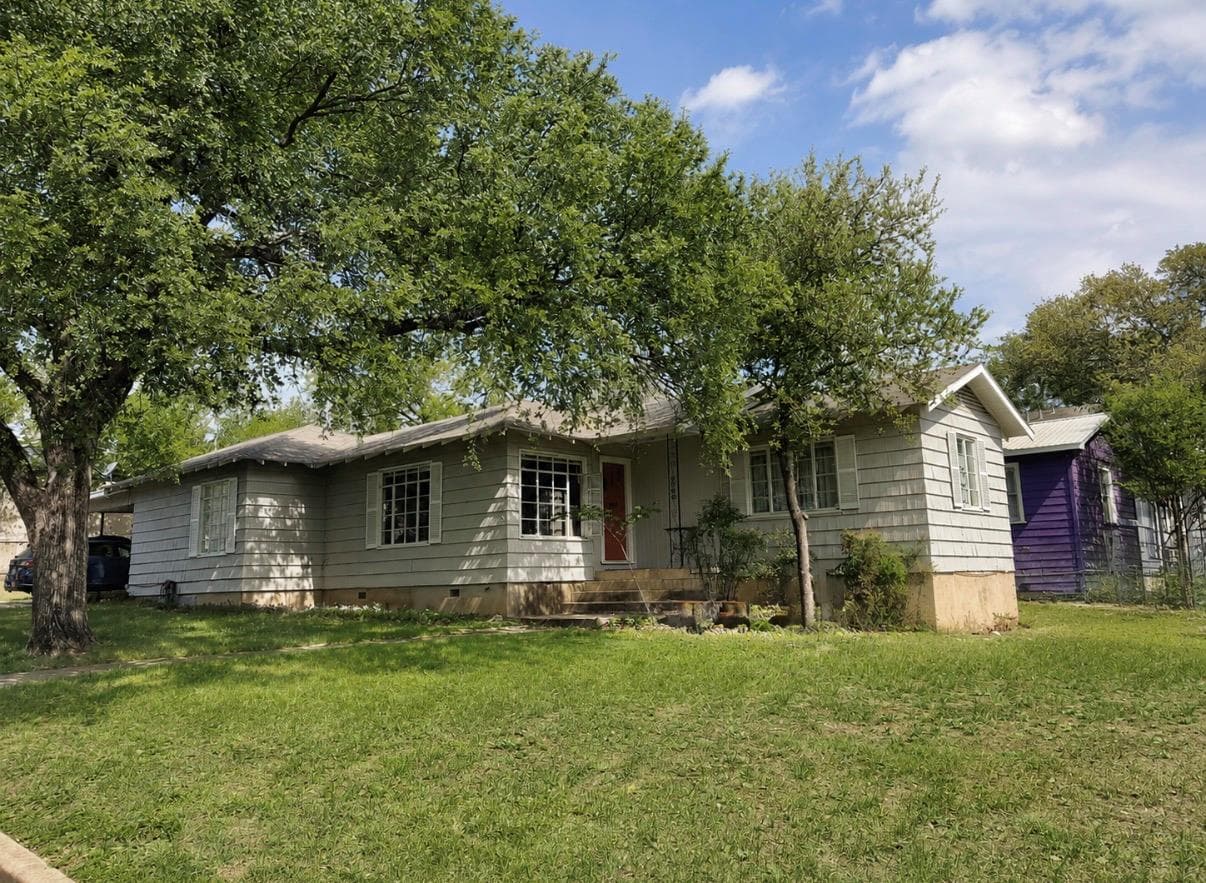 2000 Schulle Ave