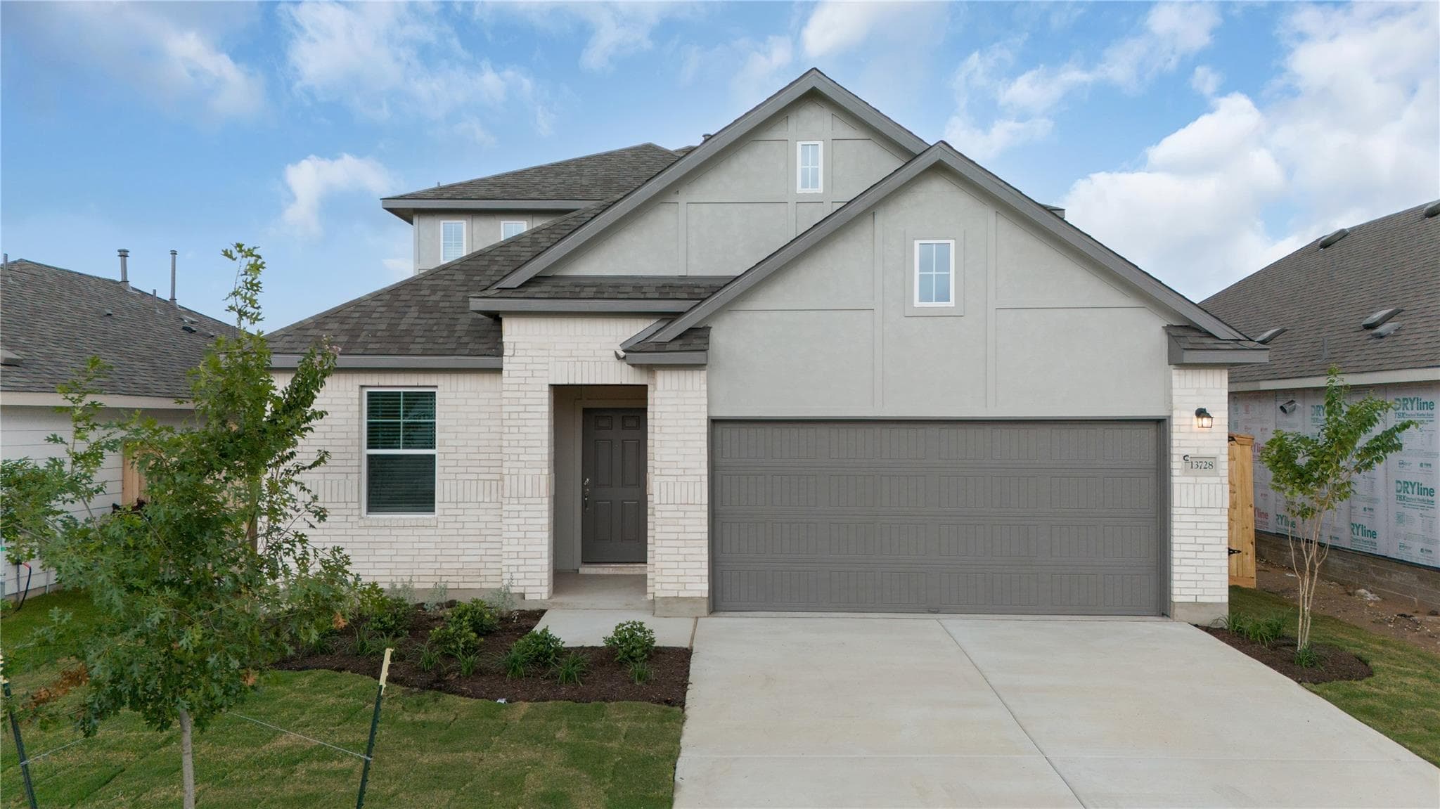 25521  Flora Bella Ln