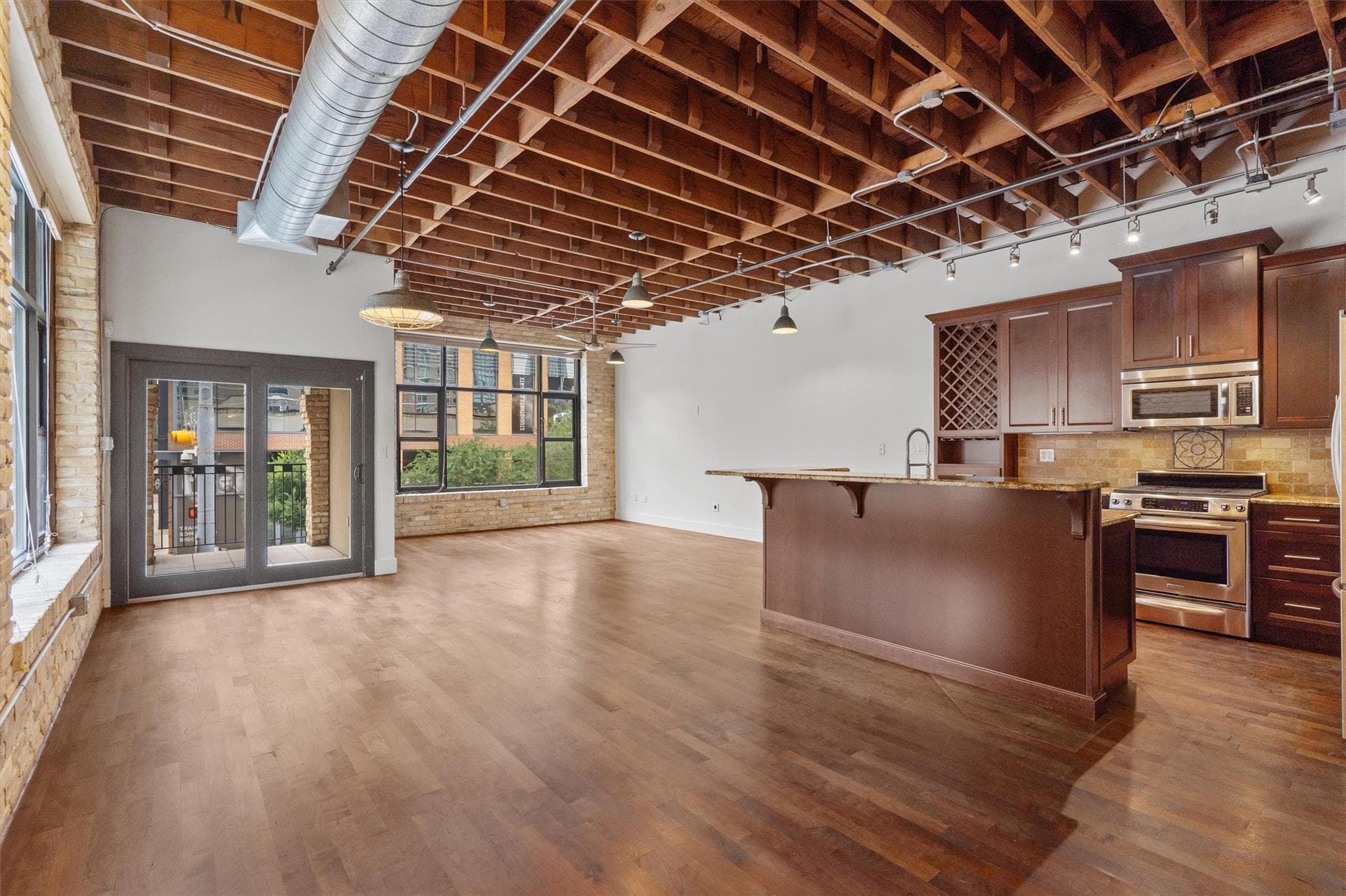 411  Brazos St  #224