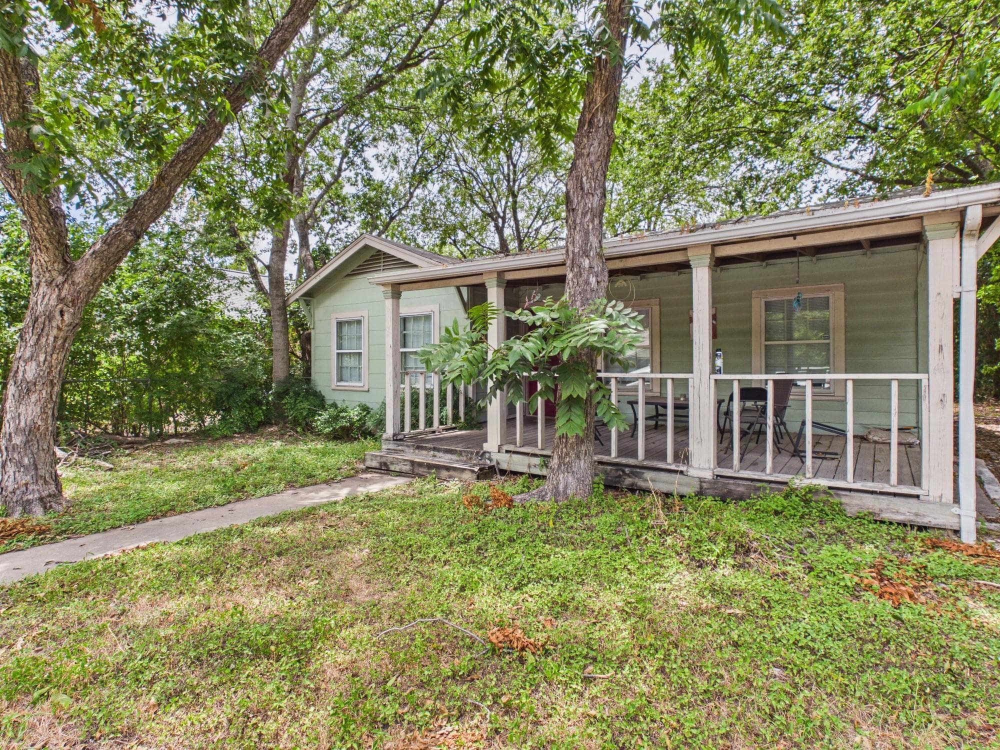 5204  Duval St