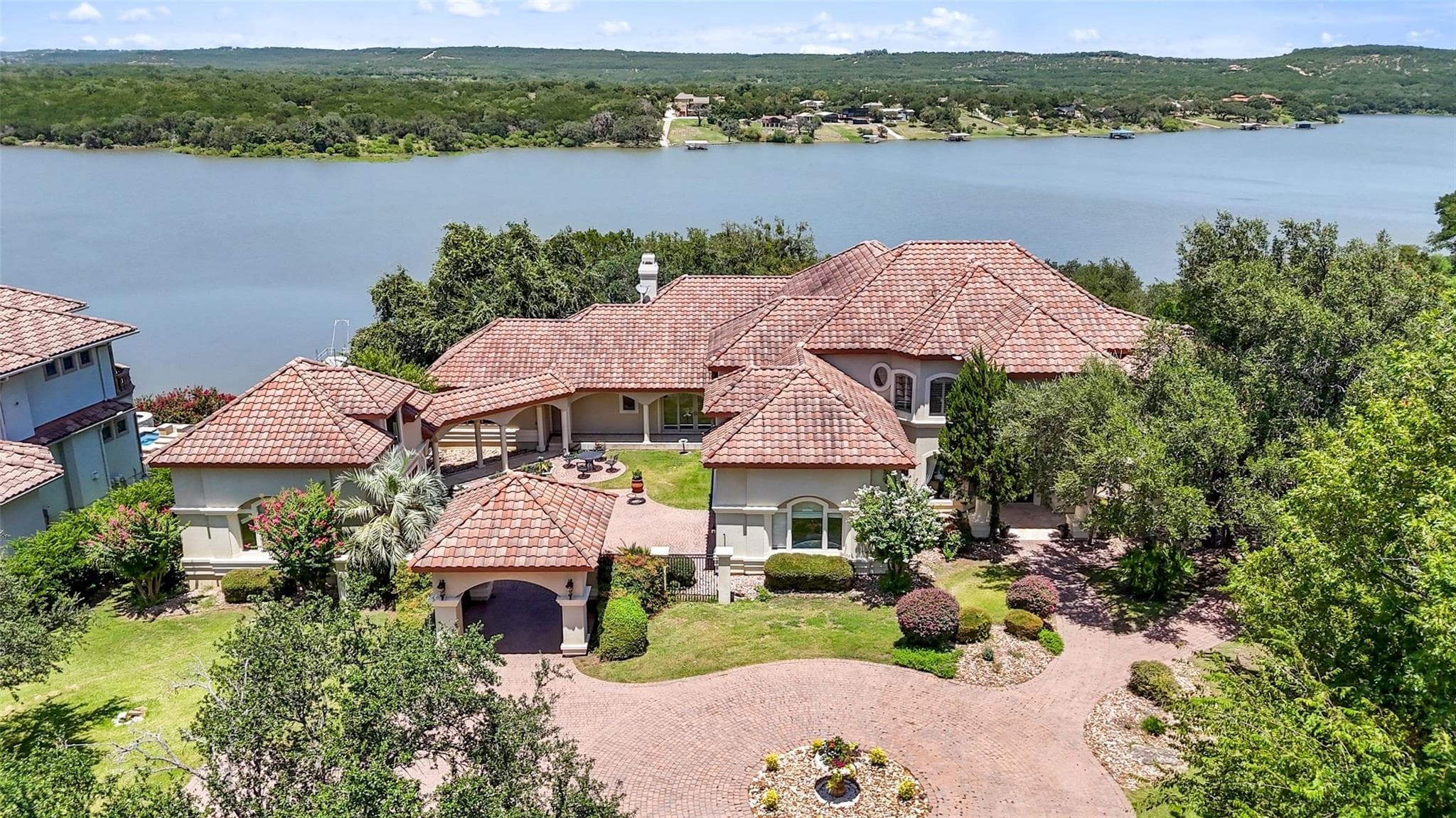 2901 Cliff Pt