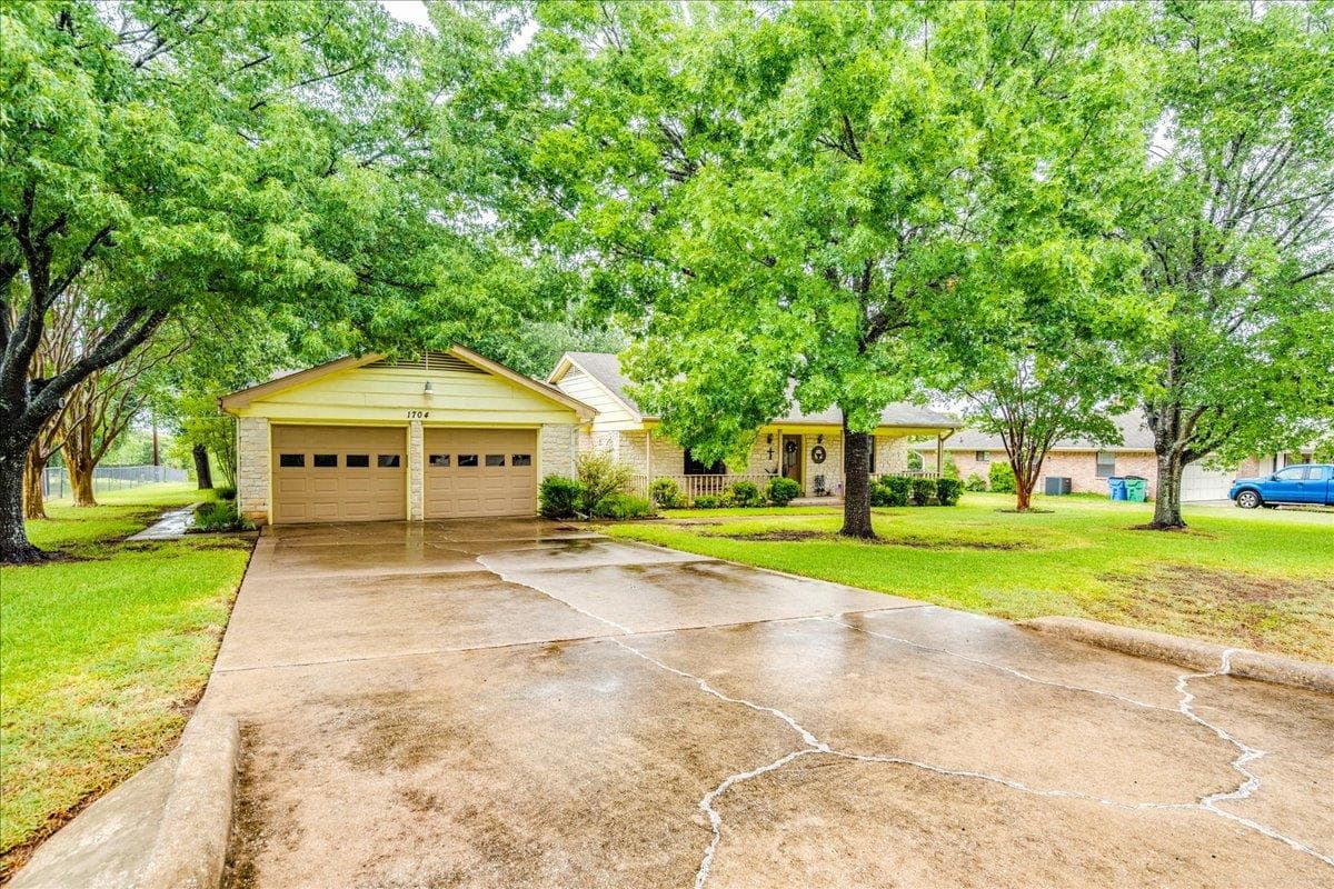 1704  Buttercup Rd