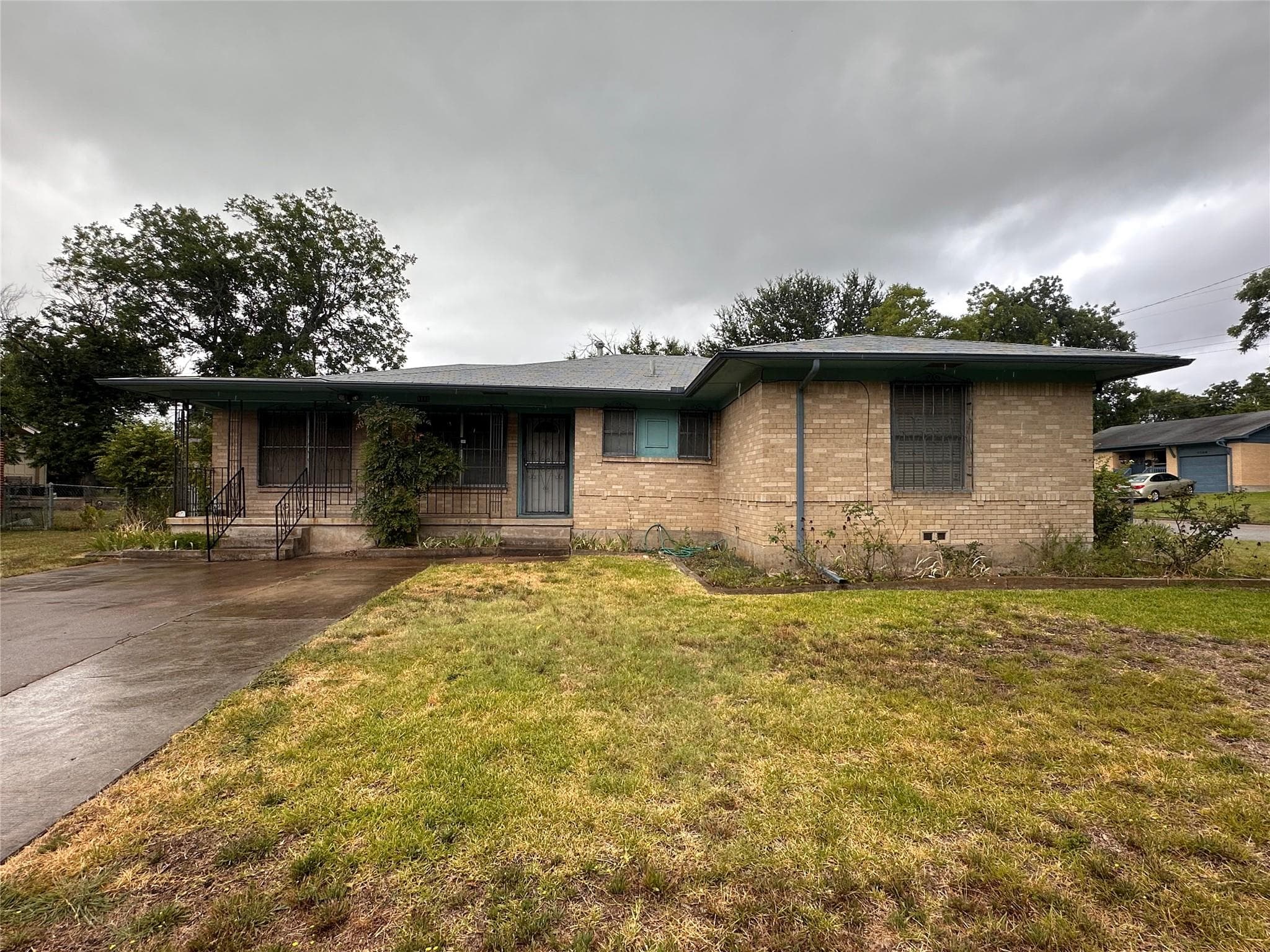 1110  Searcy Dr