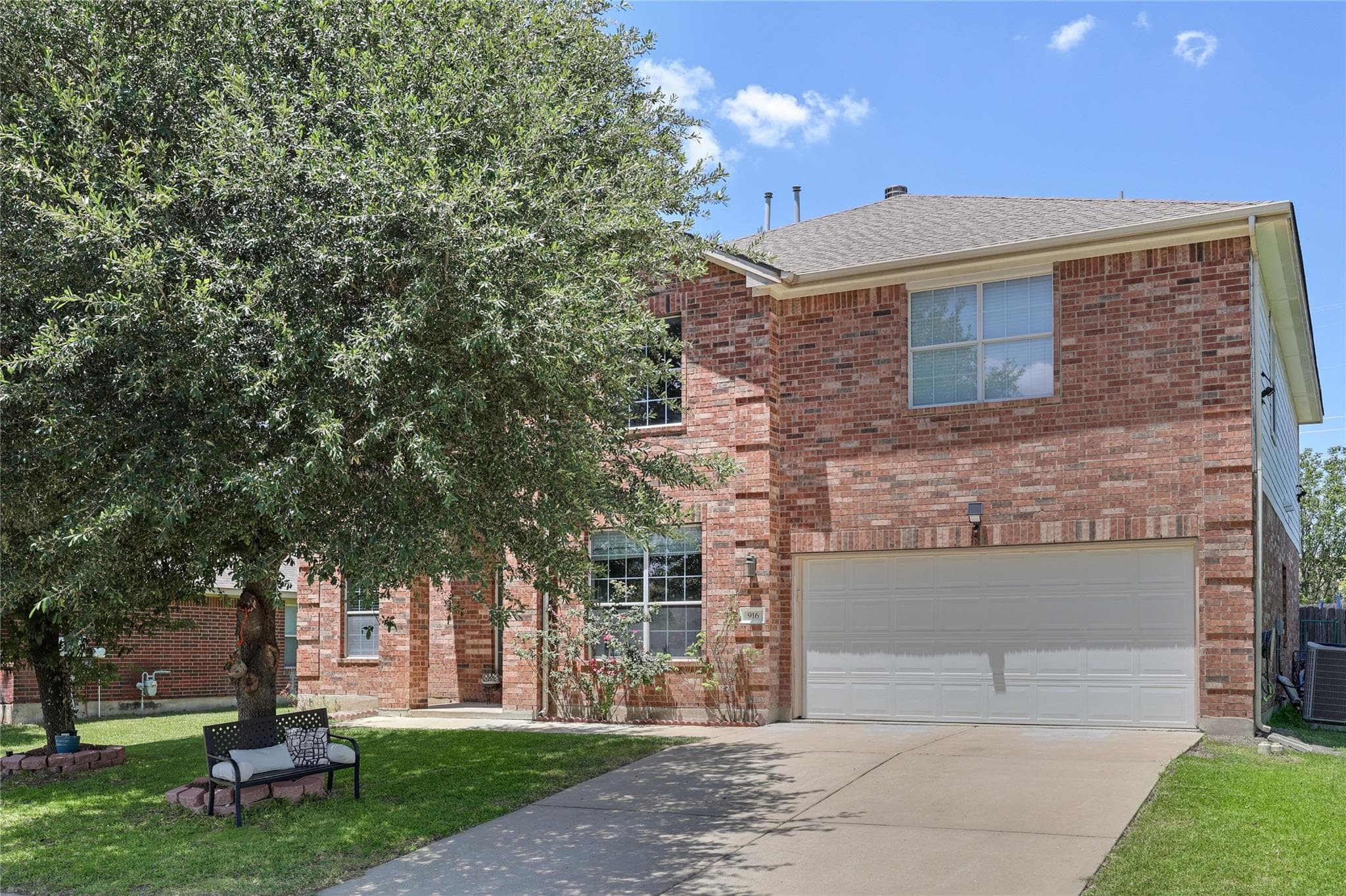 916  Abbeyglen Castle Dr