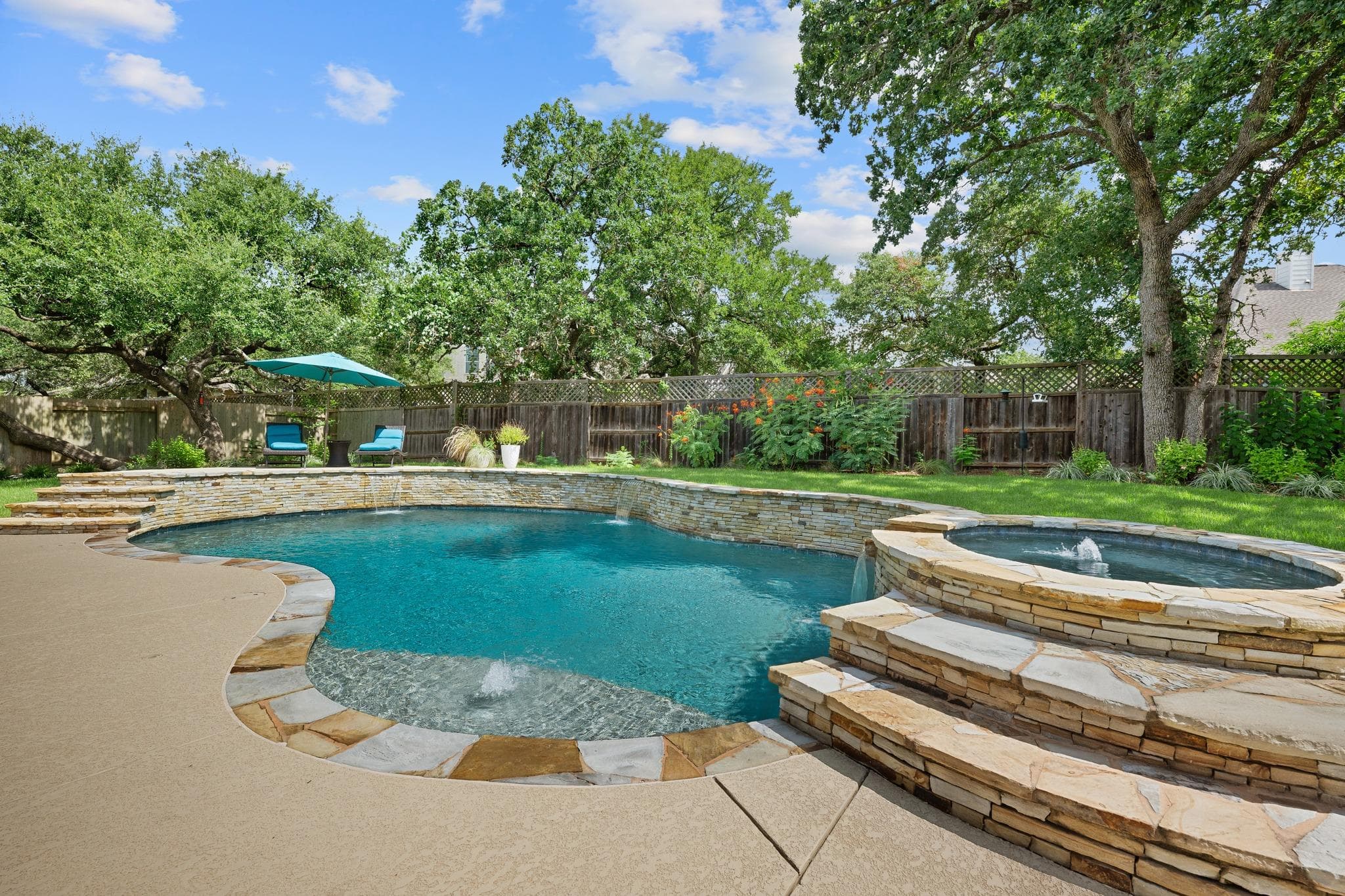 6409 Magenta Ln