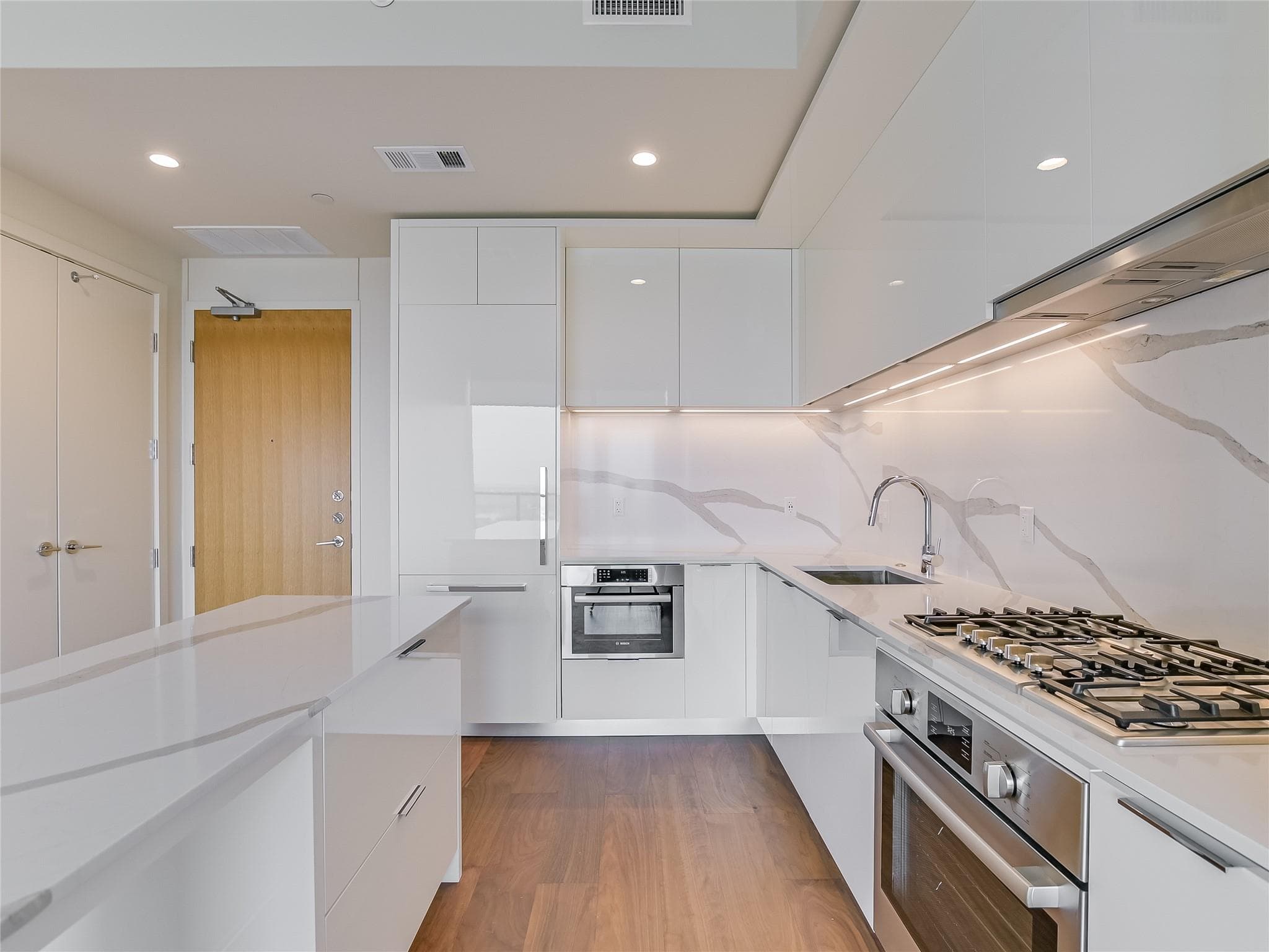 44  East Ave  #3205