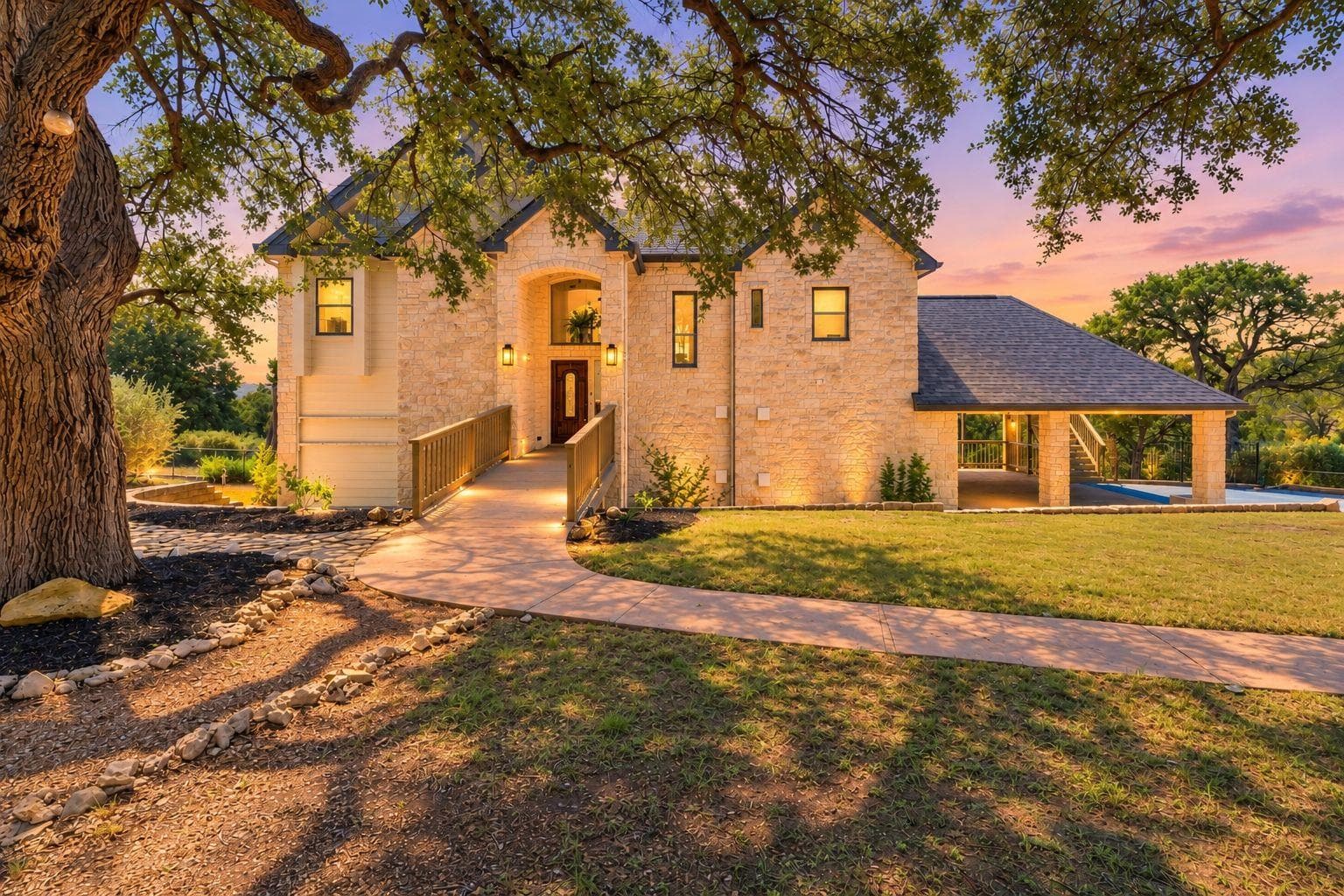 18113  Travis Dr