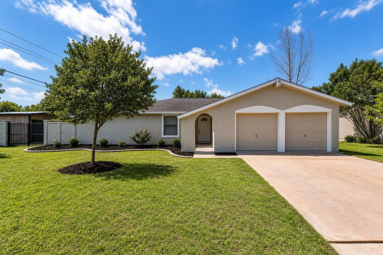 1105  Green Meadow Dr