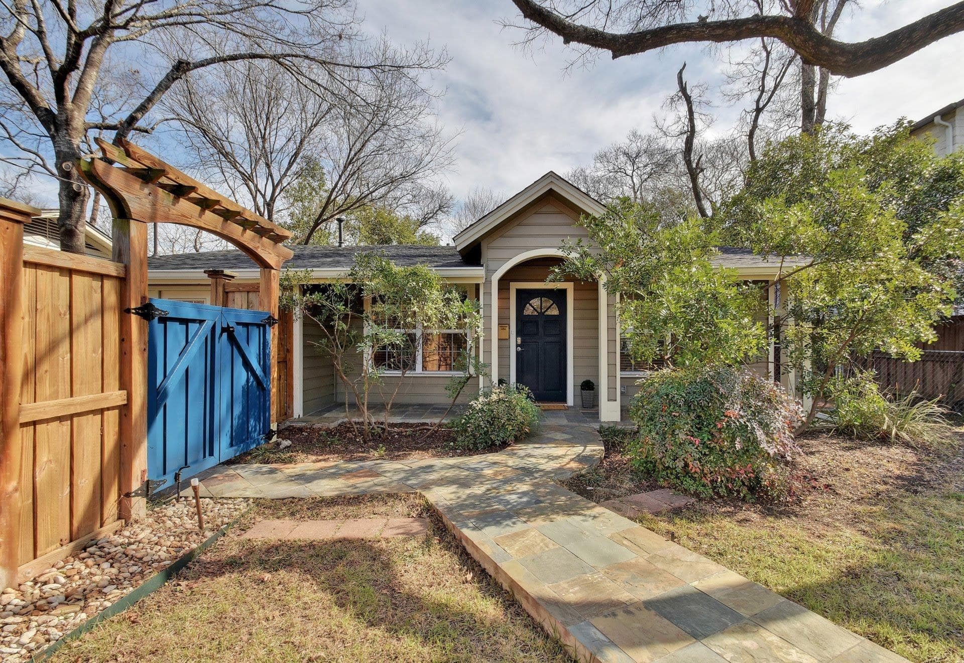 1909 WINSTED Ln