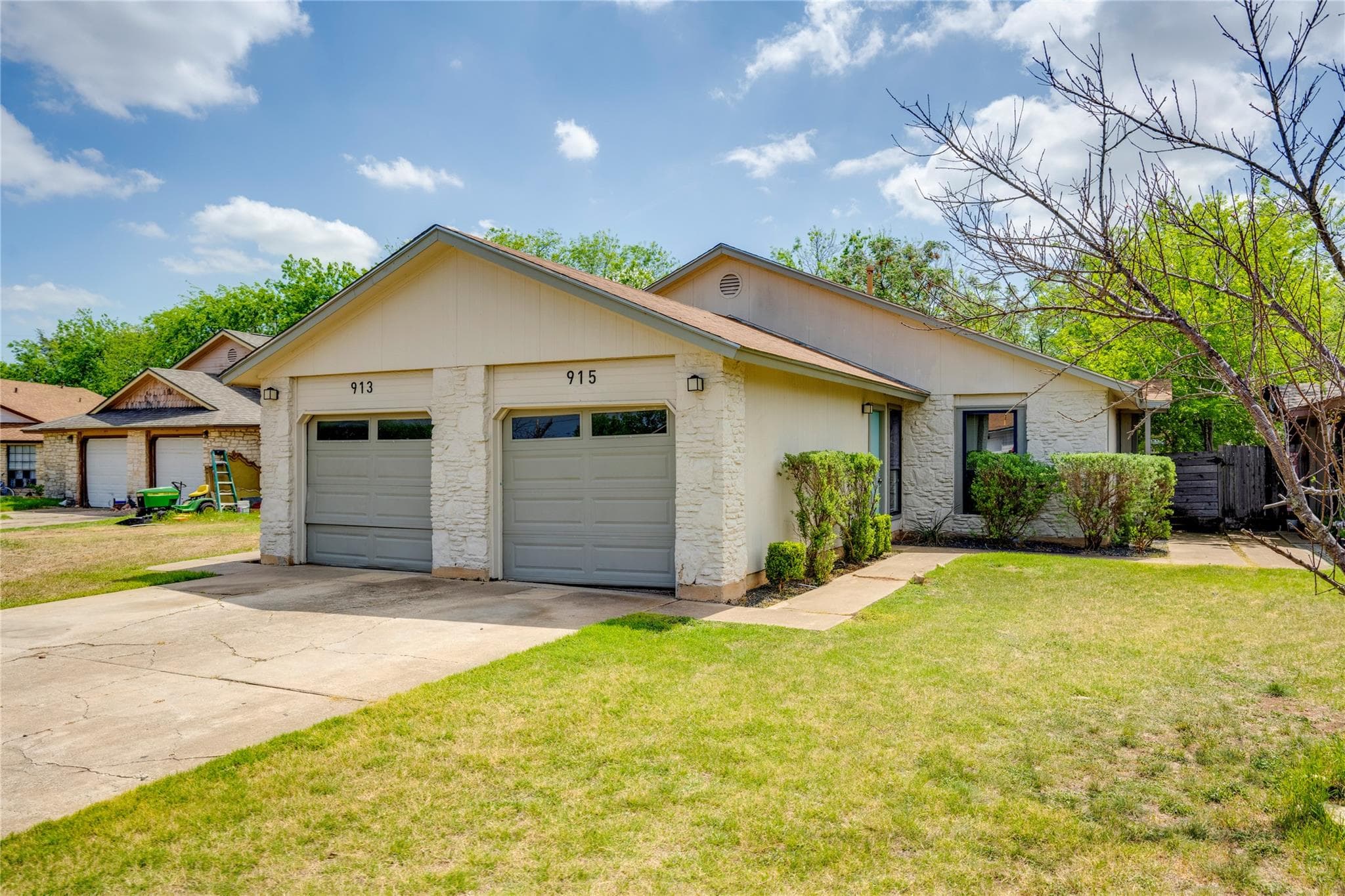 915 Chisholm Cv