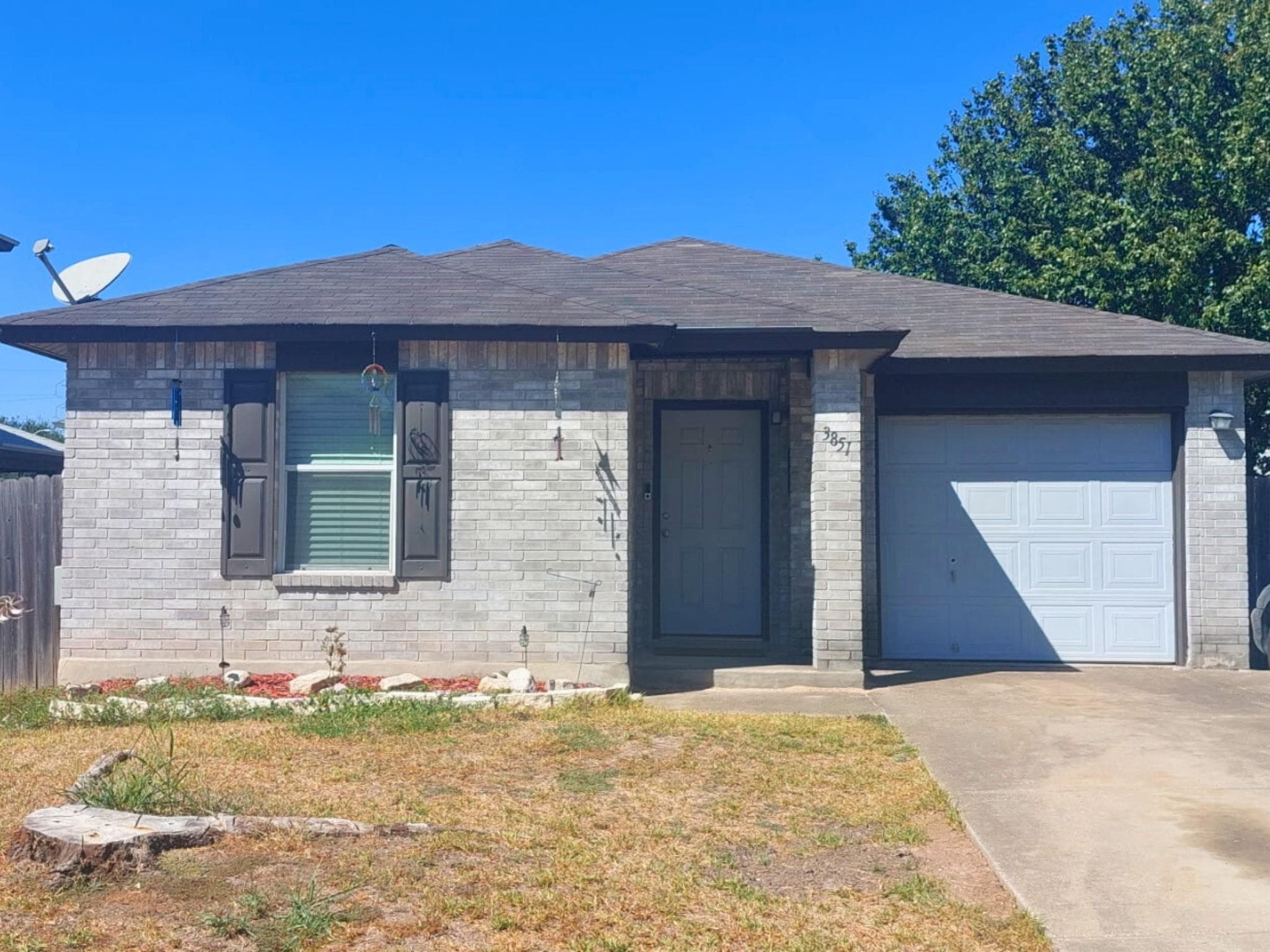 3851  Cherokee Blvd