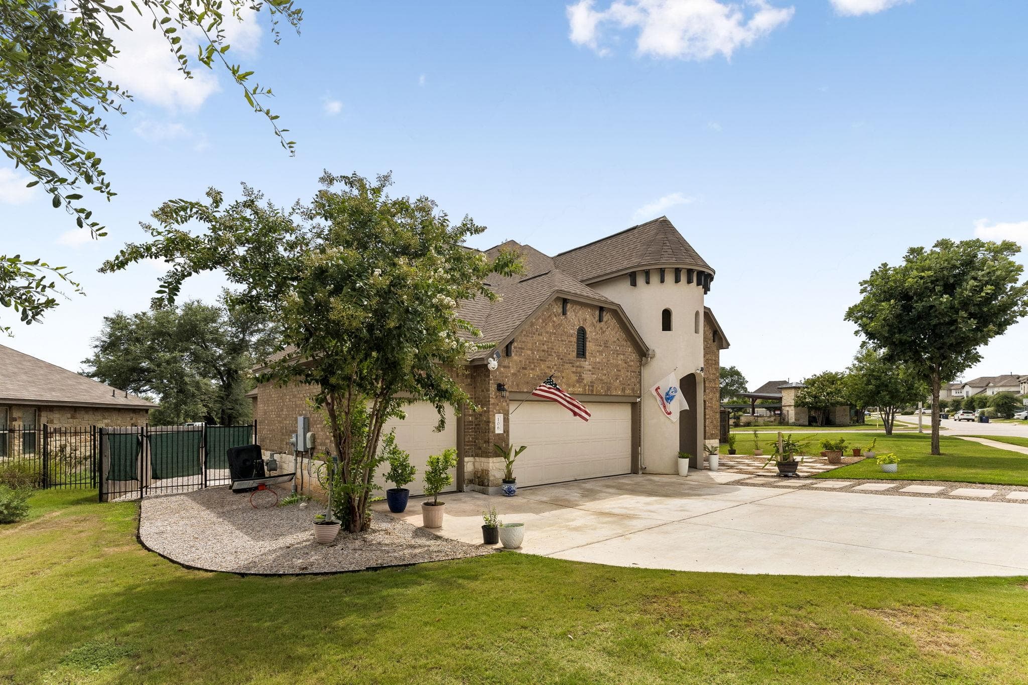 106  Groesbeck Ln