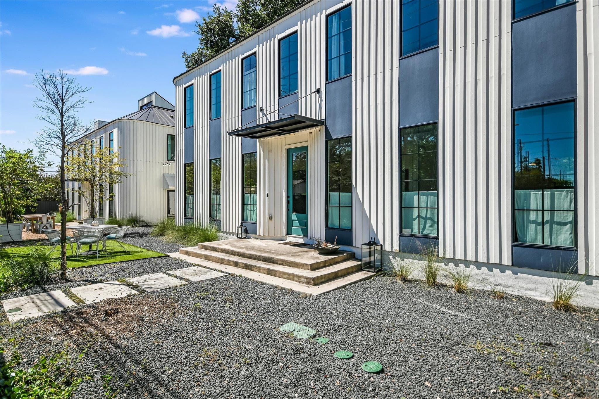 1304 Navasota St