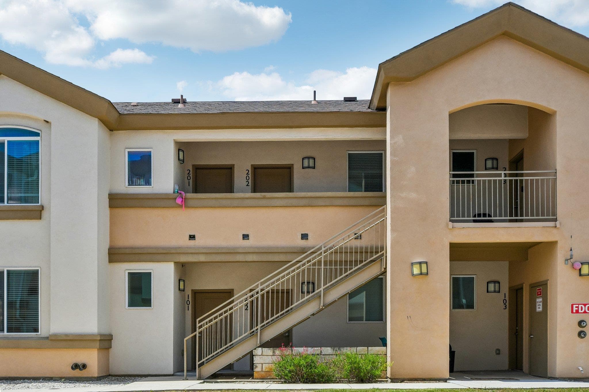 1201  Whitestone Blvd  #i-102