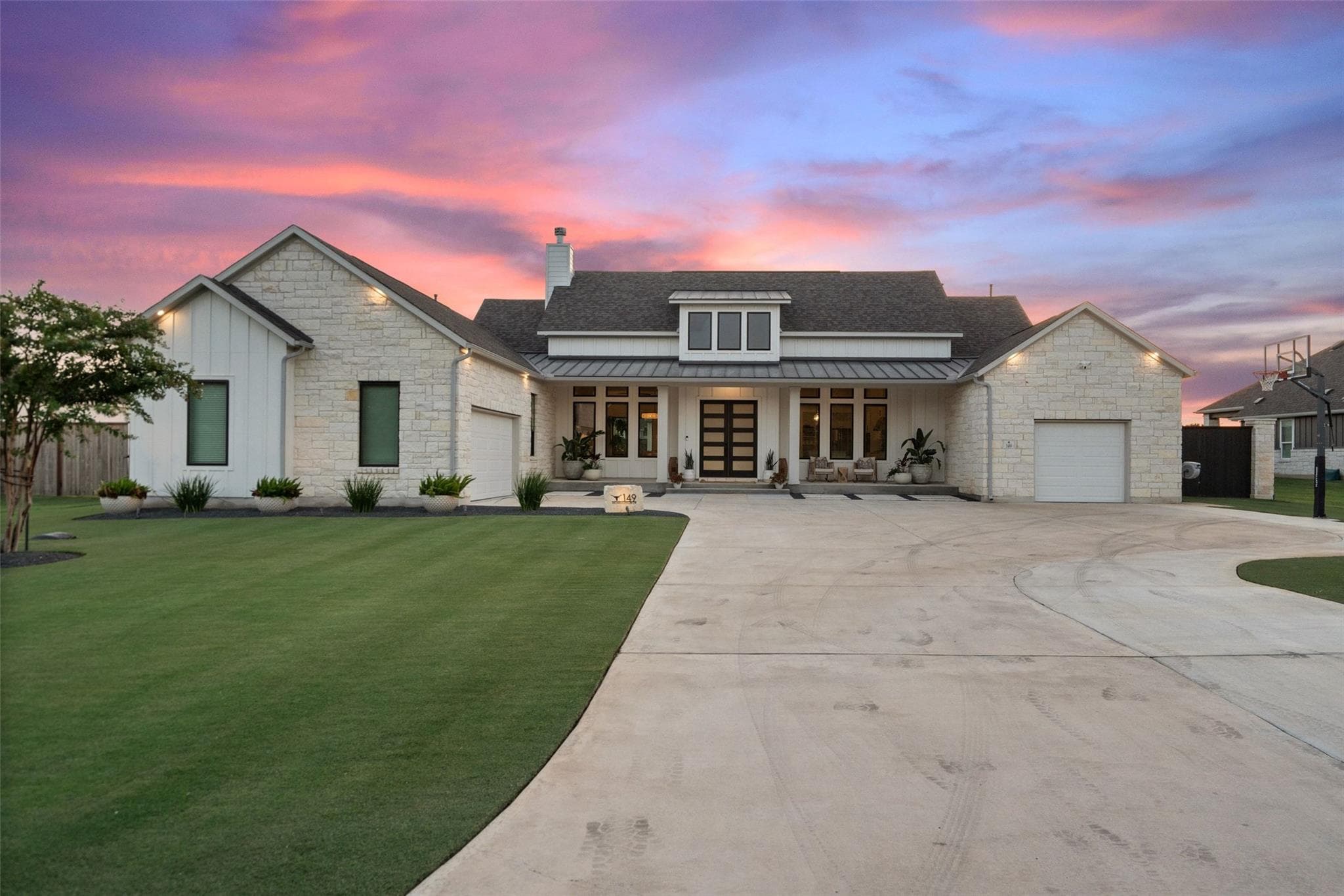 149 McNaughton Dr