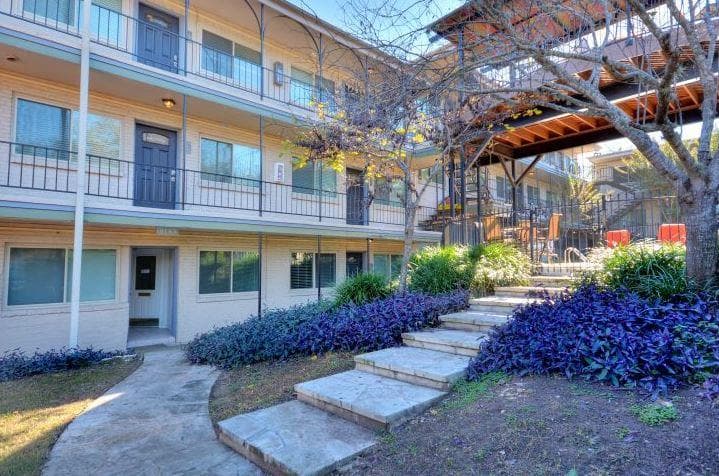 1202  Newning Ave  #106