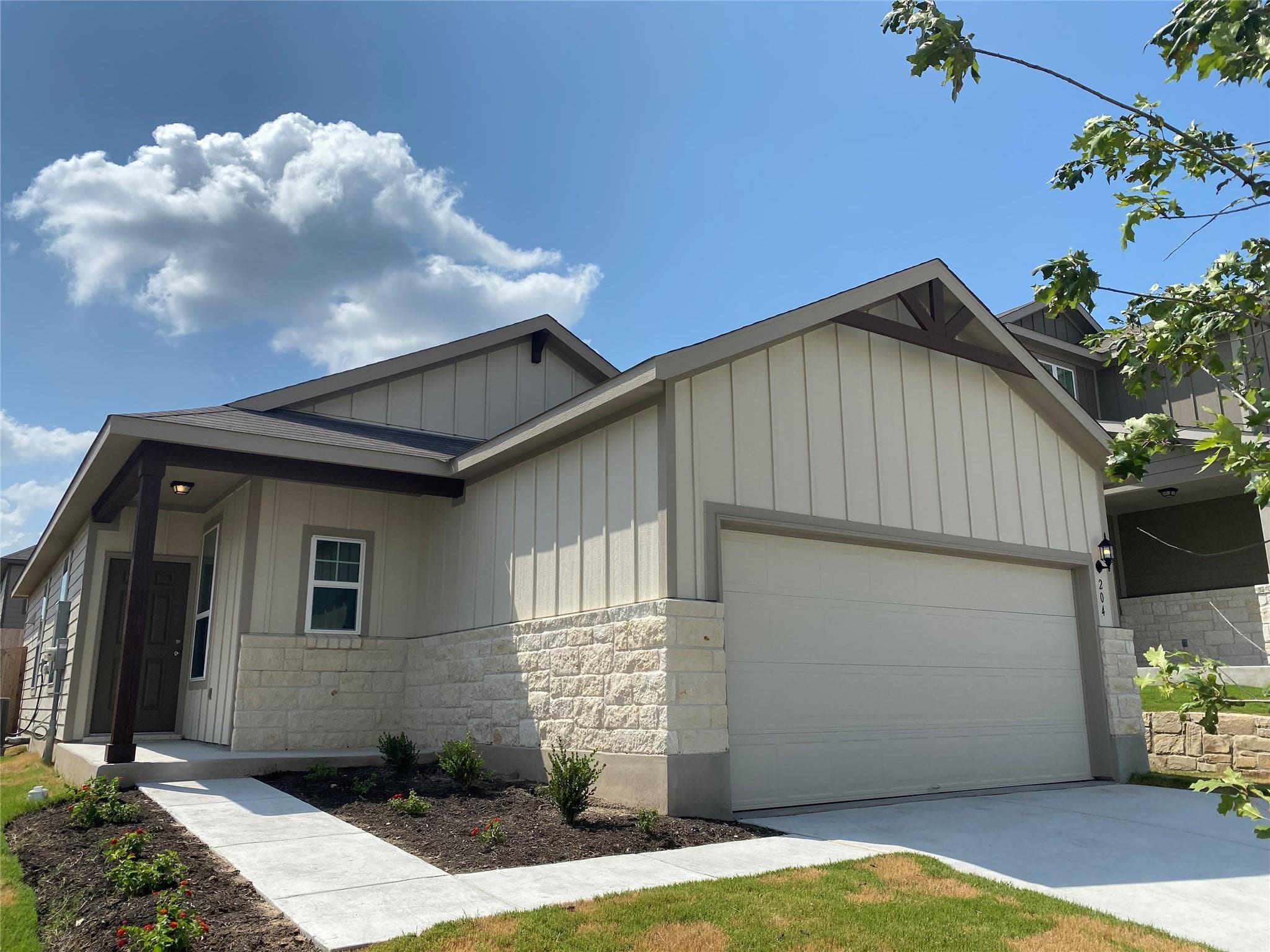 204 Nettletree Dr