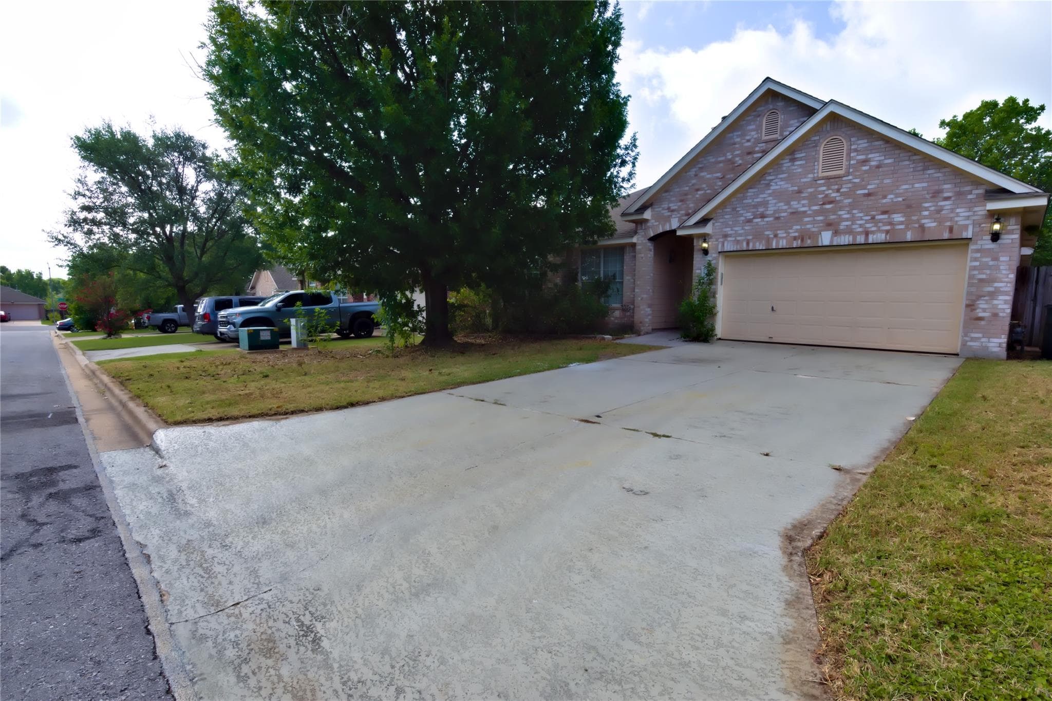 704  Thrush Dr
