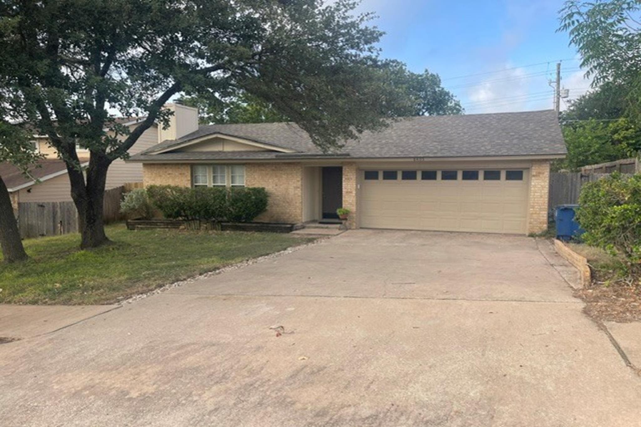 8405 Fenton Dr