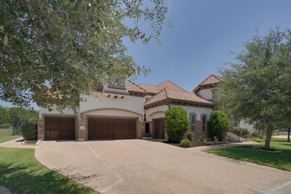 1520  Morning Moon Cir
