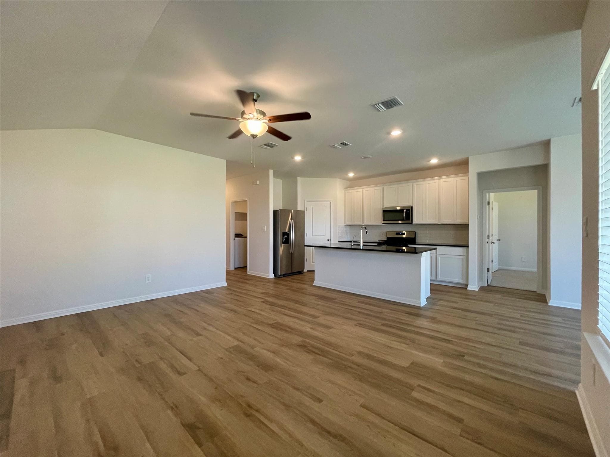 137  Holmby Dr