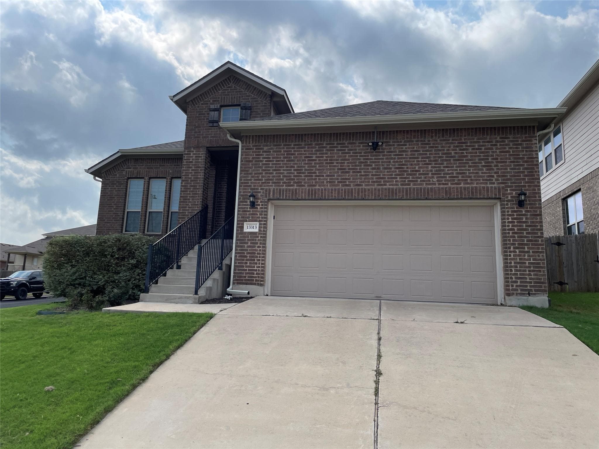 13313 Henneman Dr