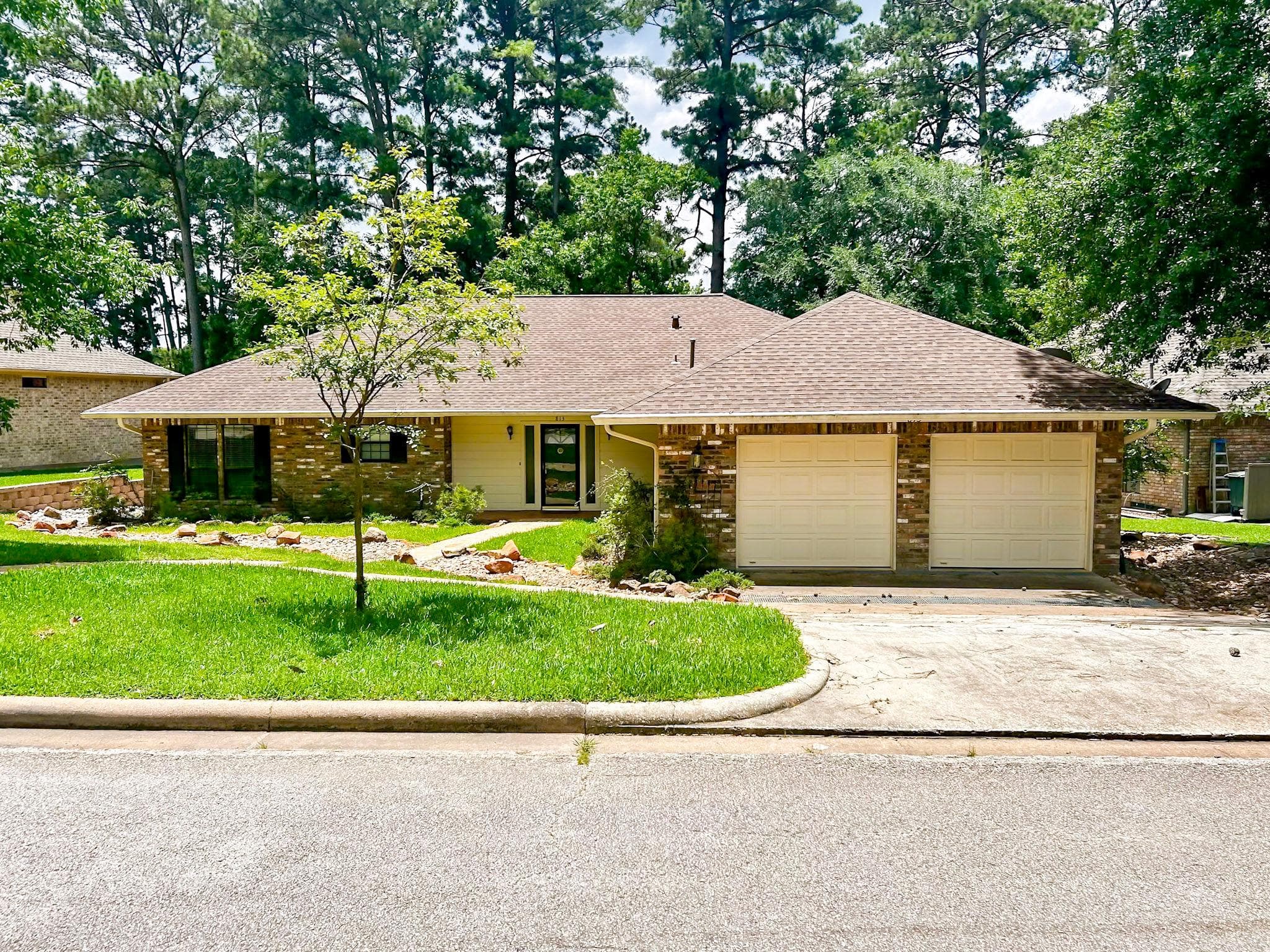 813  River Oaks Dr