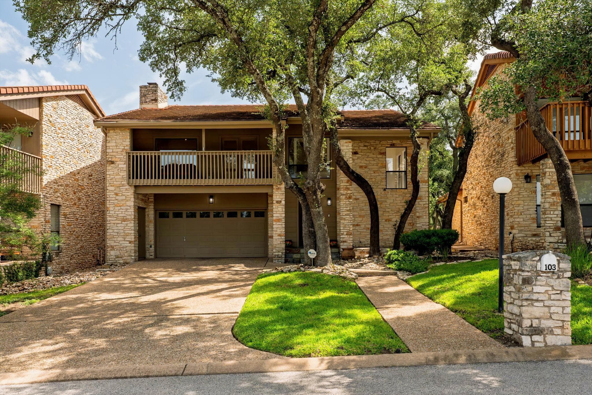 103  Crescent Blf