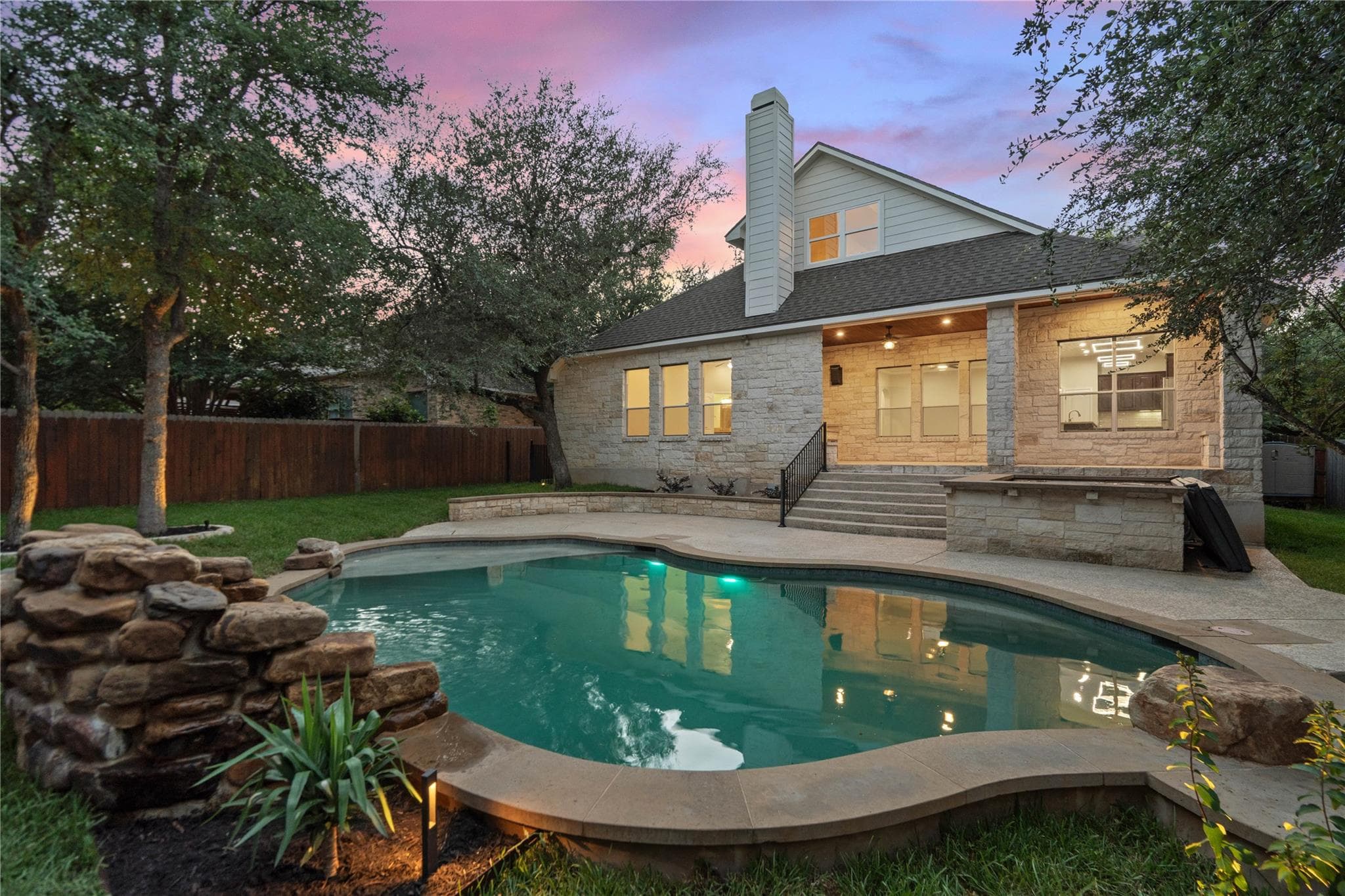 1807  Liberty Oaks Blvd
