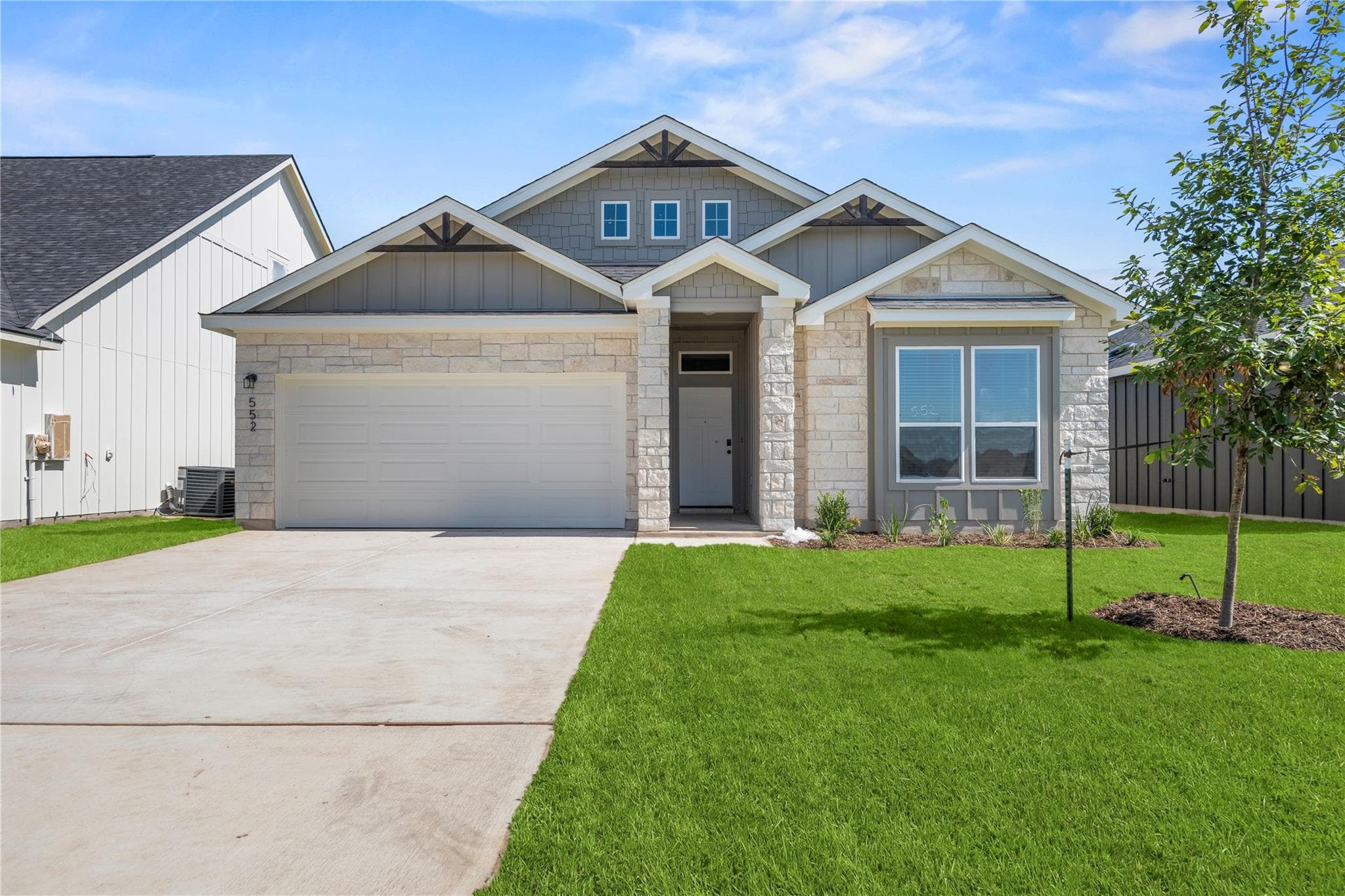 552 Gus Loop