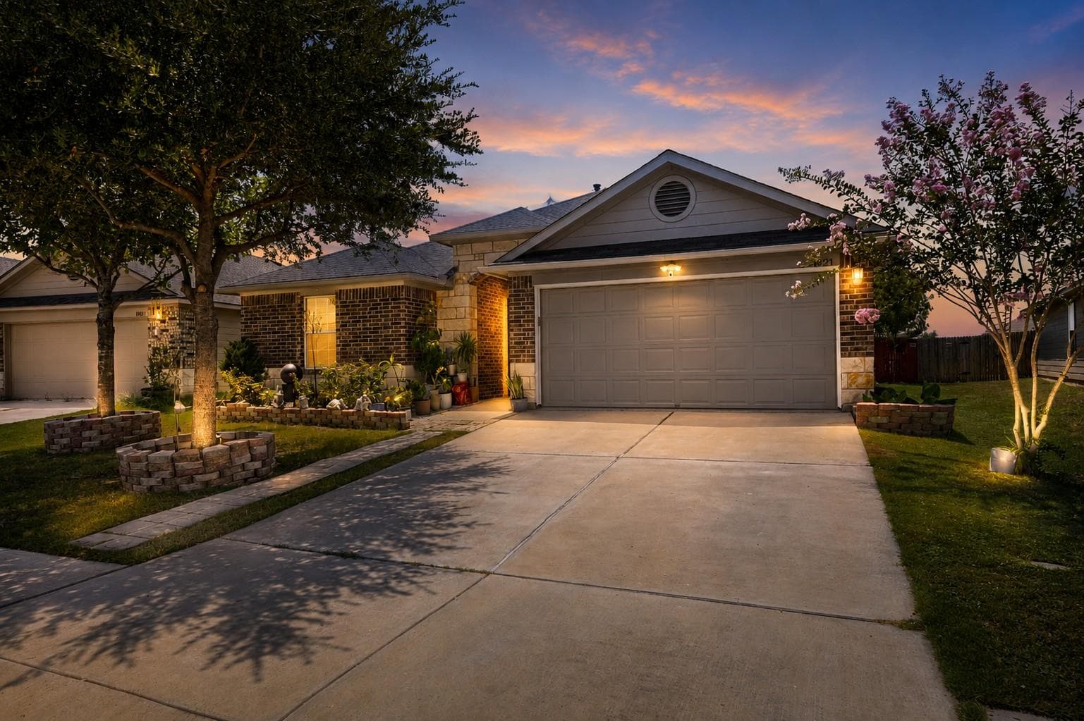 14921 Custis Ln