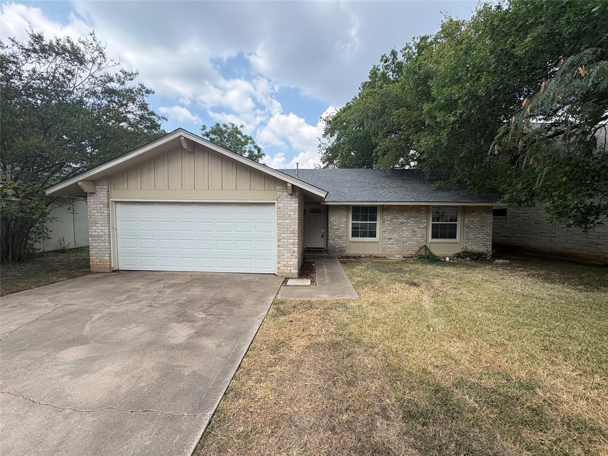 10106  Missel Thrush Dr