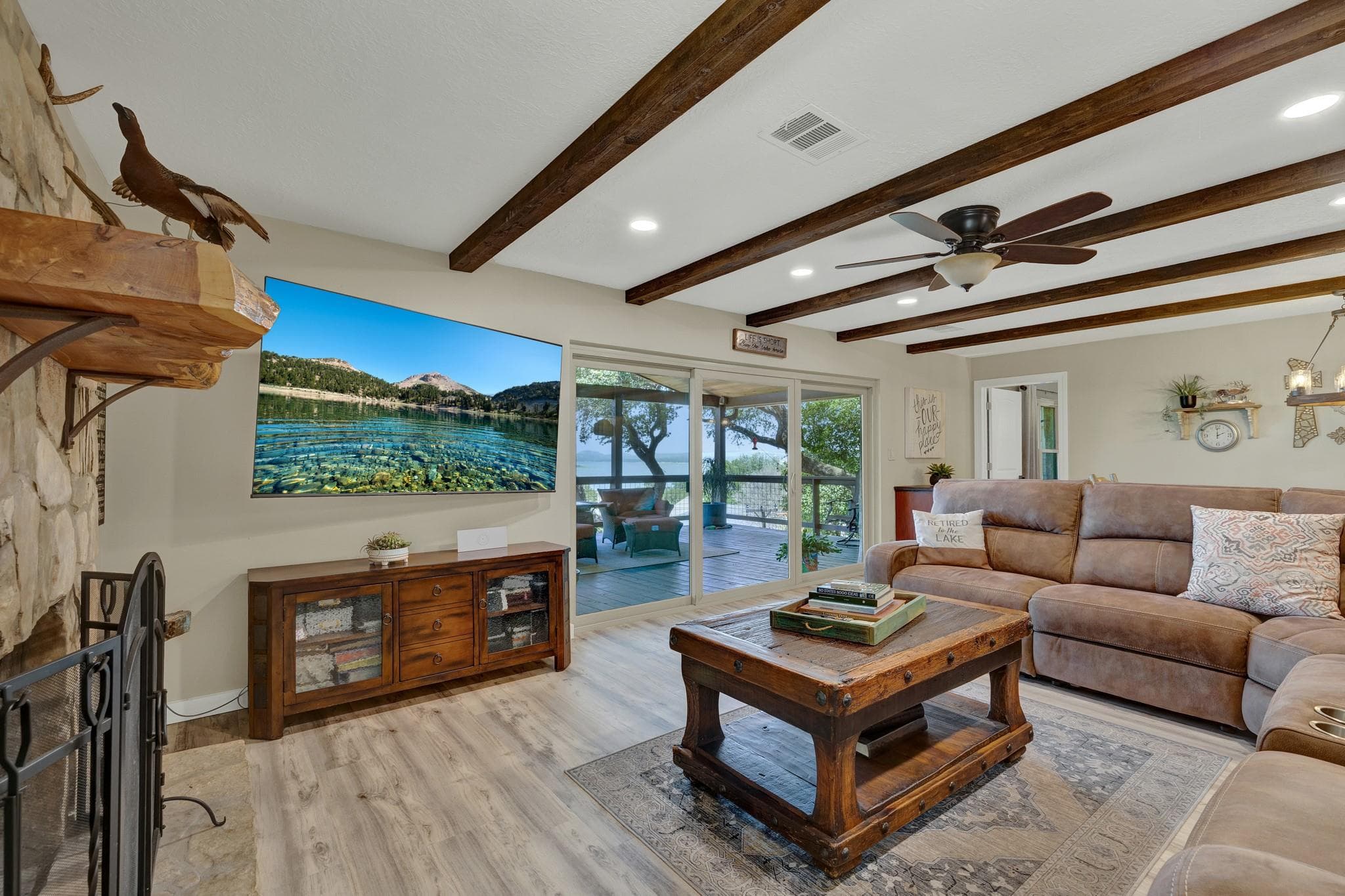 1422 Oakridge Ln