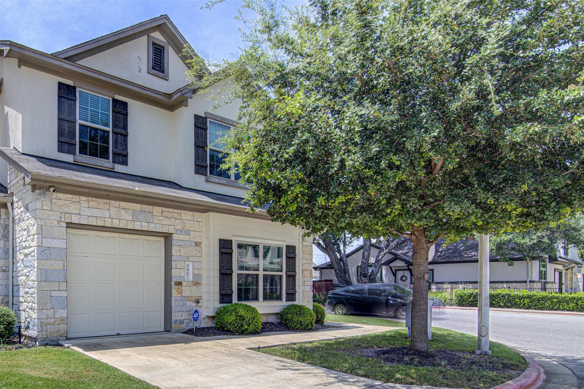 1407  Airedale Rd  #1104