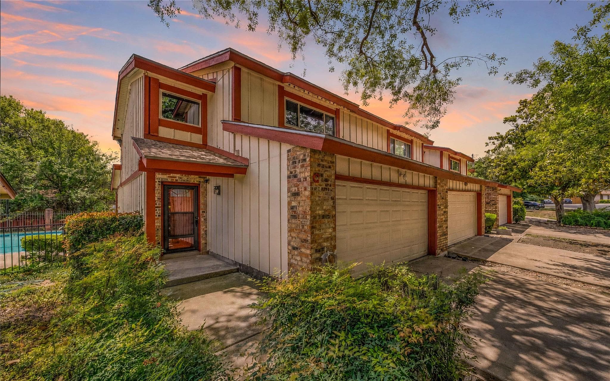 8903  Trone Cir  #C